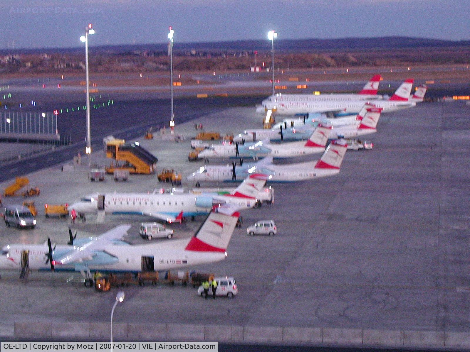 OE-LTD, 1995 De Havilland Canada DHC-8-314Q Dash 8 C/N 400, Skylink Parkingarea