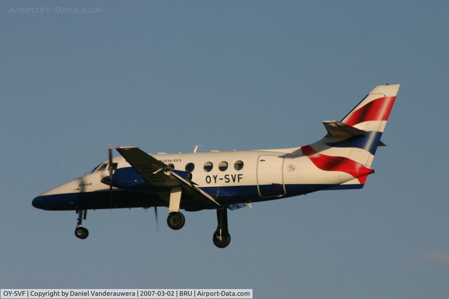 OY-SVF, 1985 British Aerospace BAe-3102 Jetstream 31 C/N 686, descending to rwy 25L