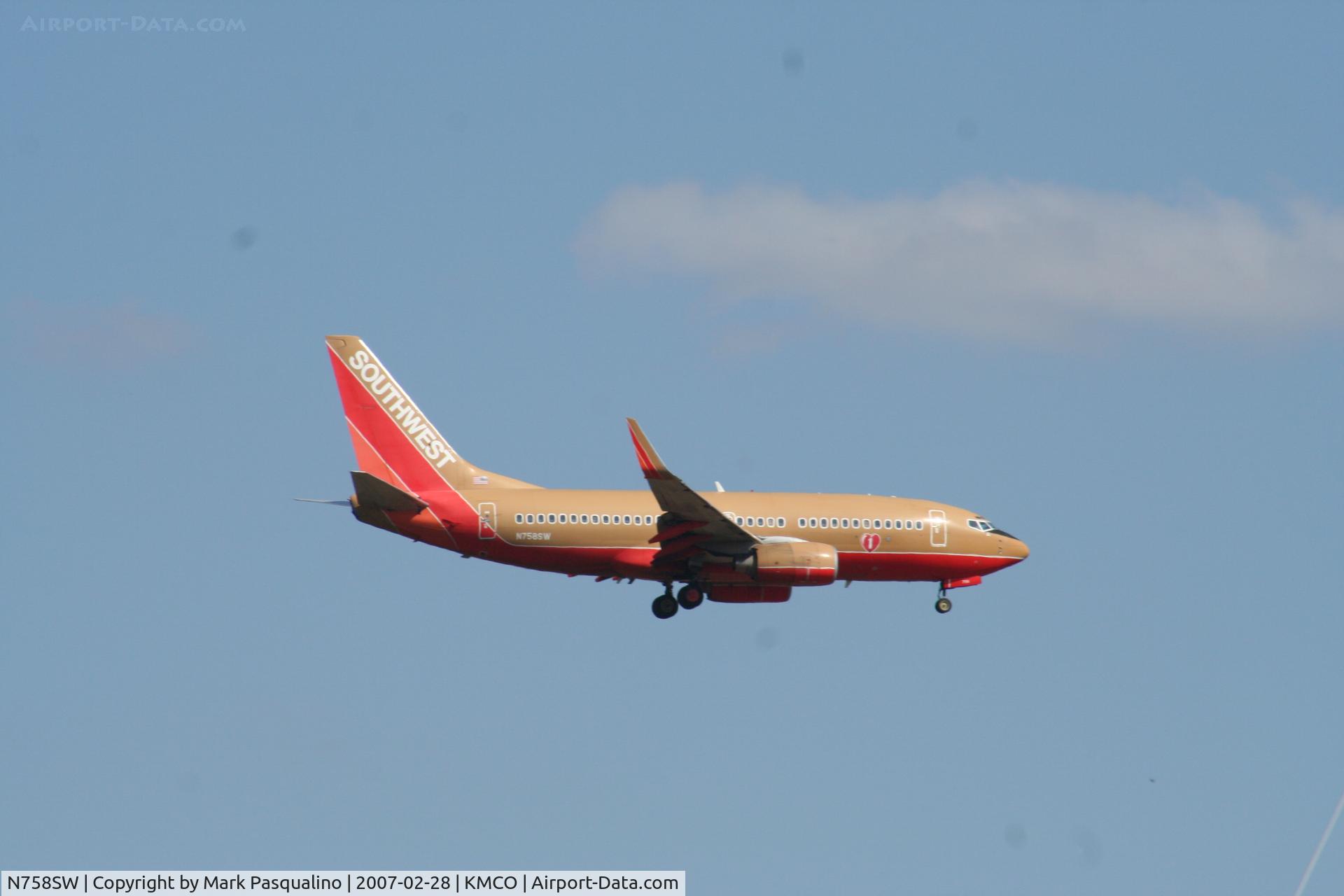 N758SW, 1999 Boeing 737-7H4 C/N 27873, Boeing 737-700