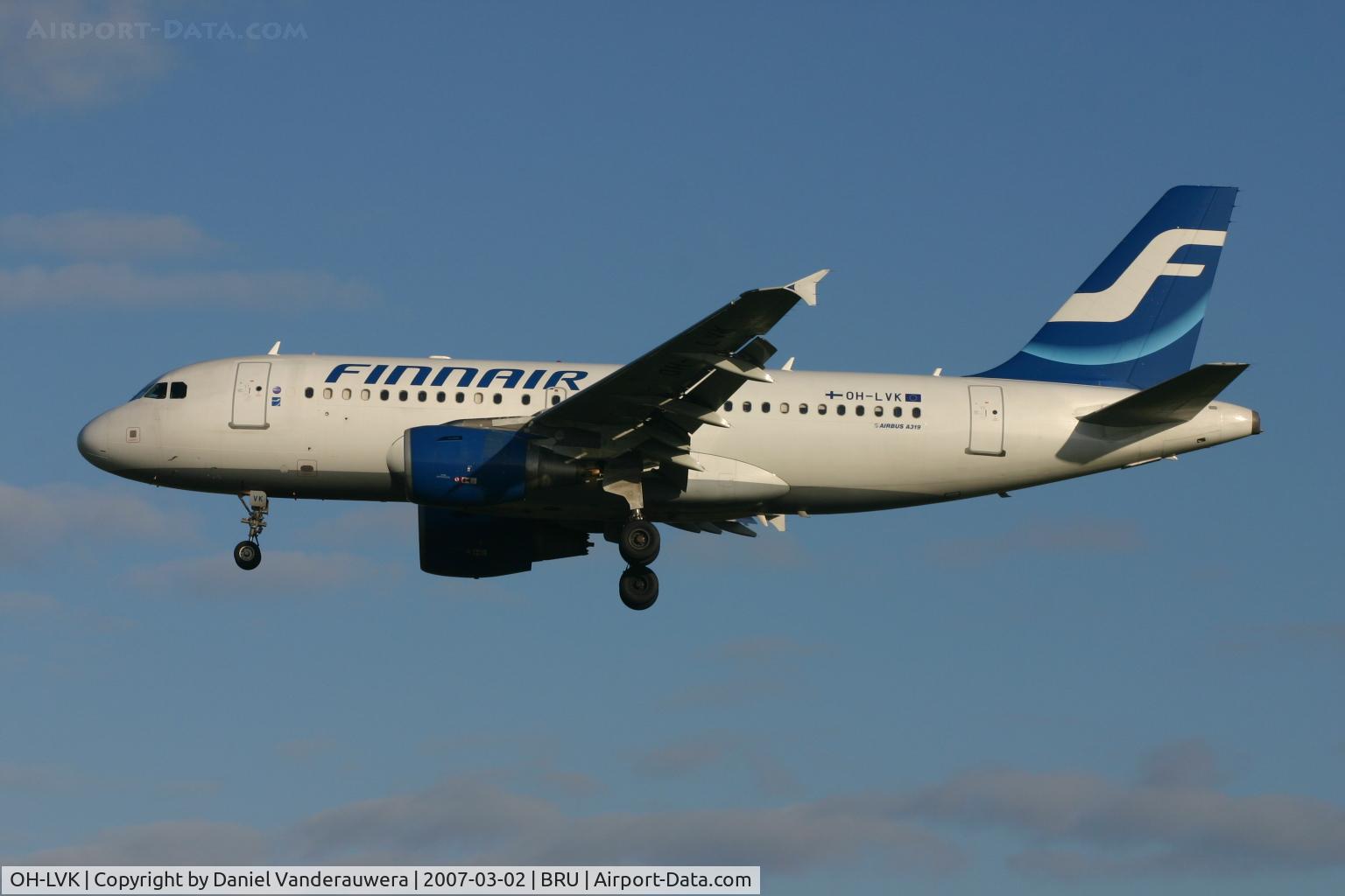 OH-LVK, 2004 Airbus A319-112 C/N 2124, arrival of flight AY811