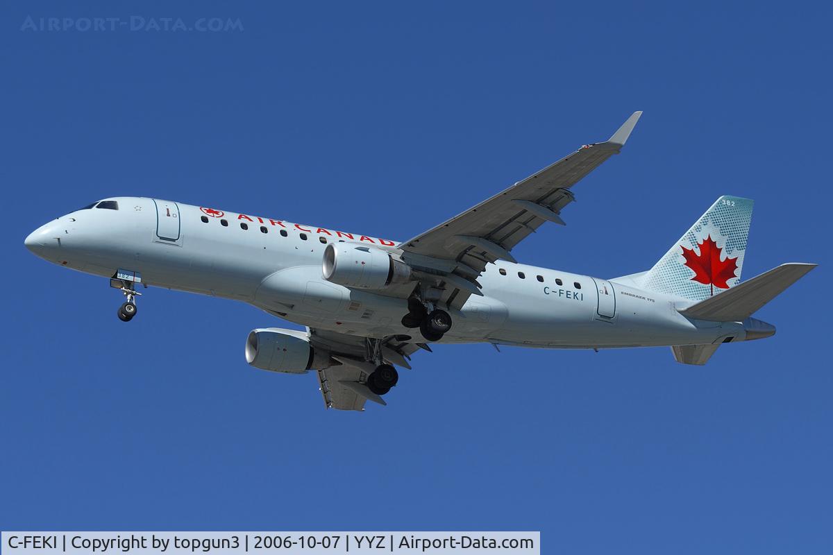 C-FEKI, 2005 Embraer 175SU (ERJ-170-200SU) C/N 17000103, Short final for RWY24R.