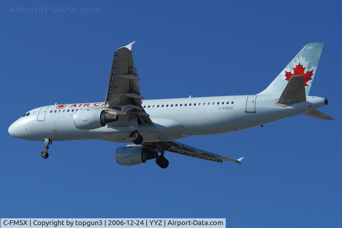 C-FMSX, 1992 Airbus A320-211 C/N 378, Short final for RWY24R.