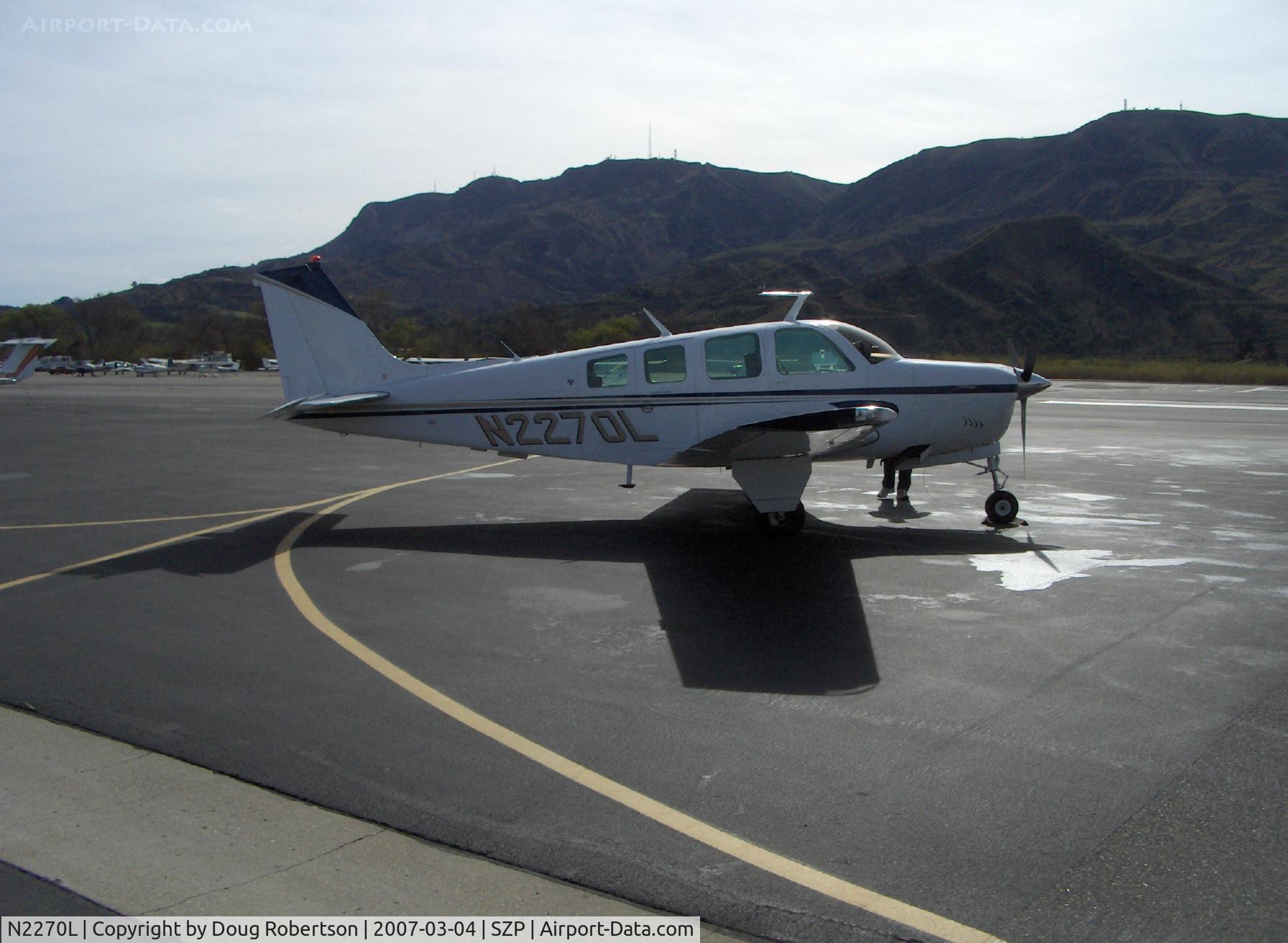 N2270L, 1976 Beech A36 Bonanza 36 C/N E-922, 1976 Beech A36 BONANZA, Continental IO-520 285Hp, refueling