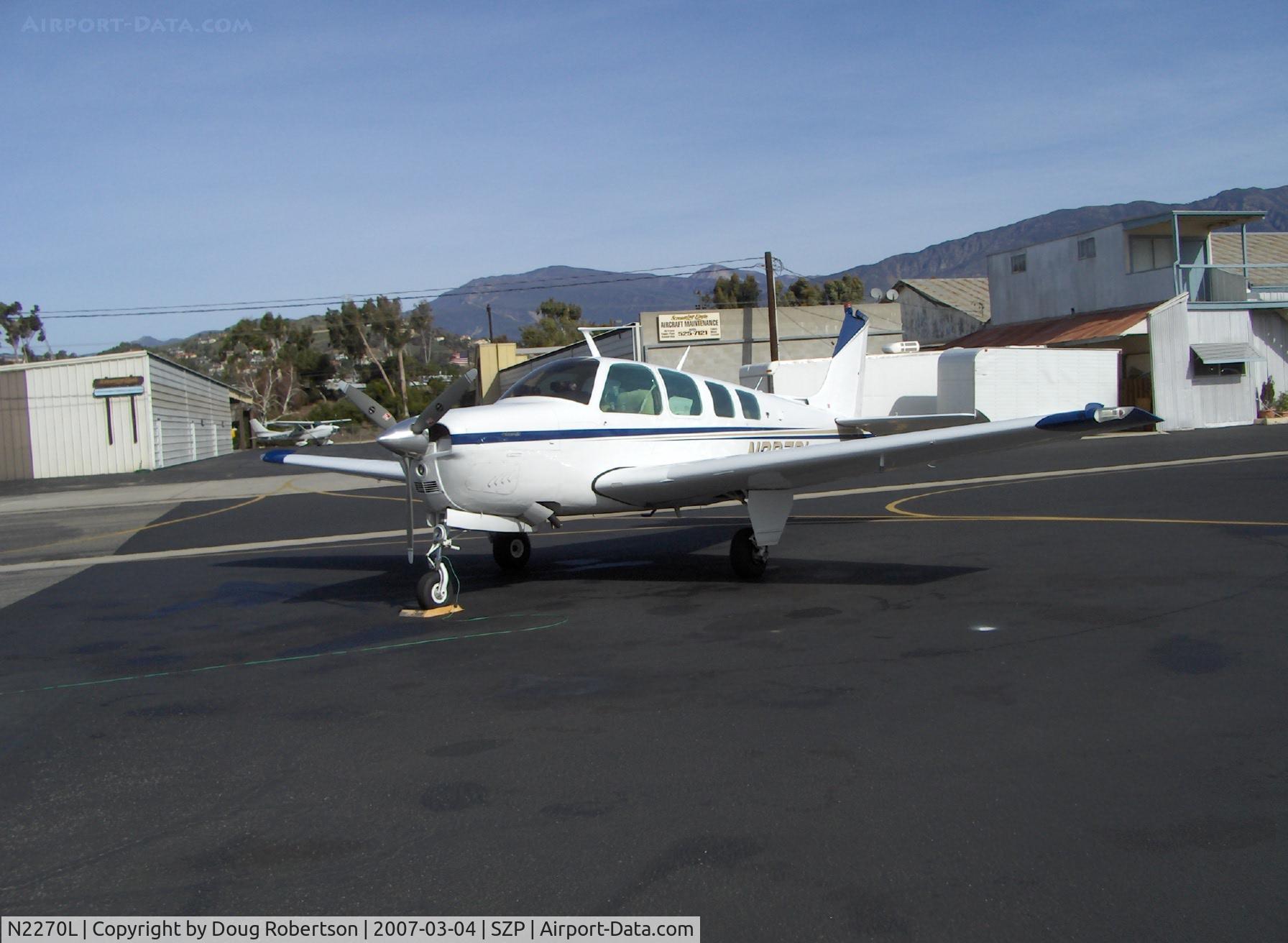 N2270L, 1976 Beech A36 Bonanza 36 C/N E-922, 1976 Beech A36 BONANZA, Continental IO-520 285 Hp, refueling