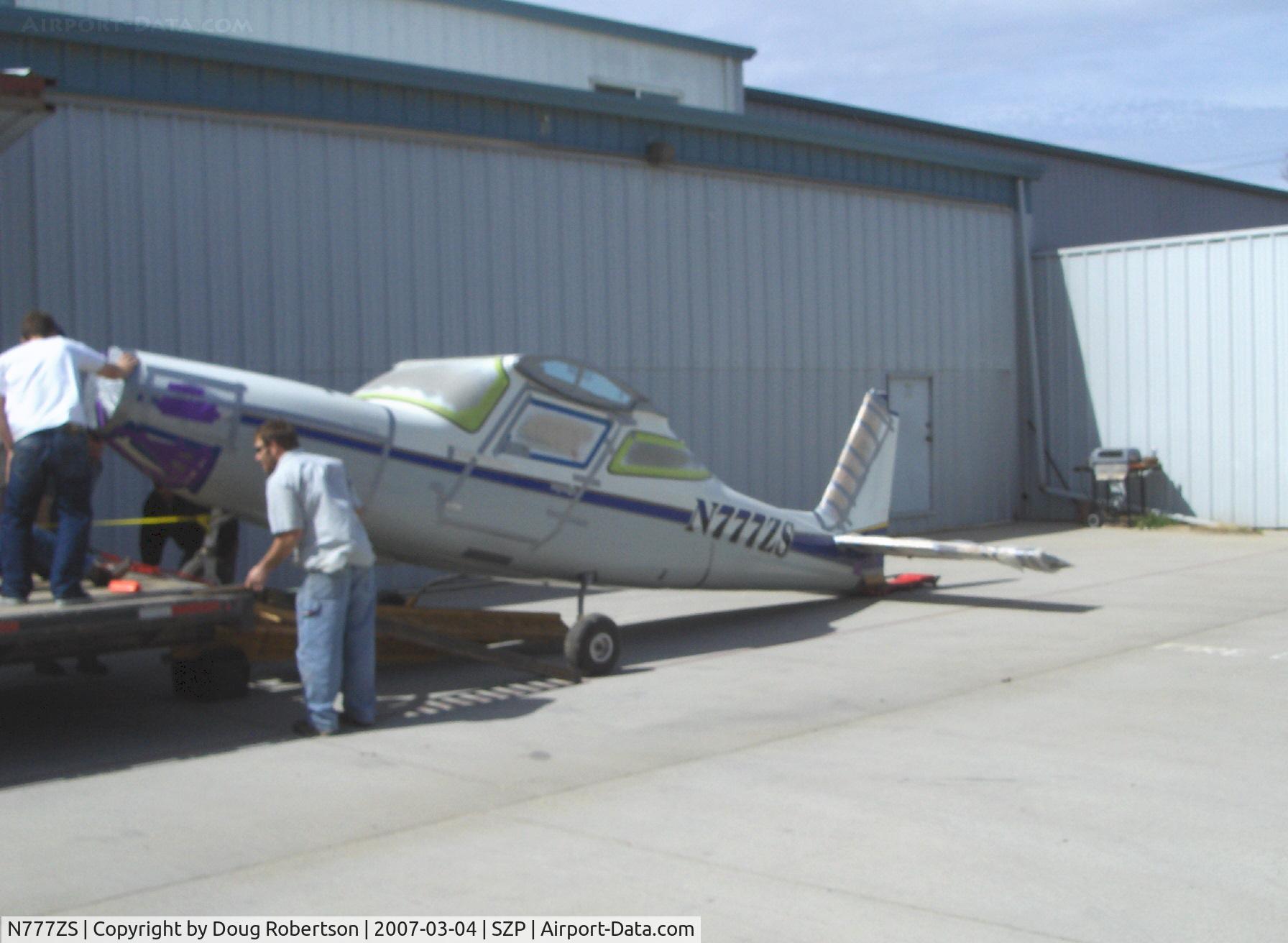 N777ZS, 2007 Hollmann Super Stallion C/N 030, Dierenfield Hollmann SUPER STALLION Turboprop, unloading