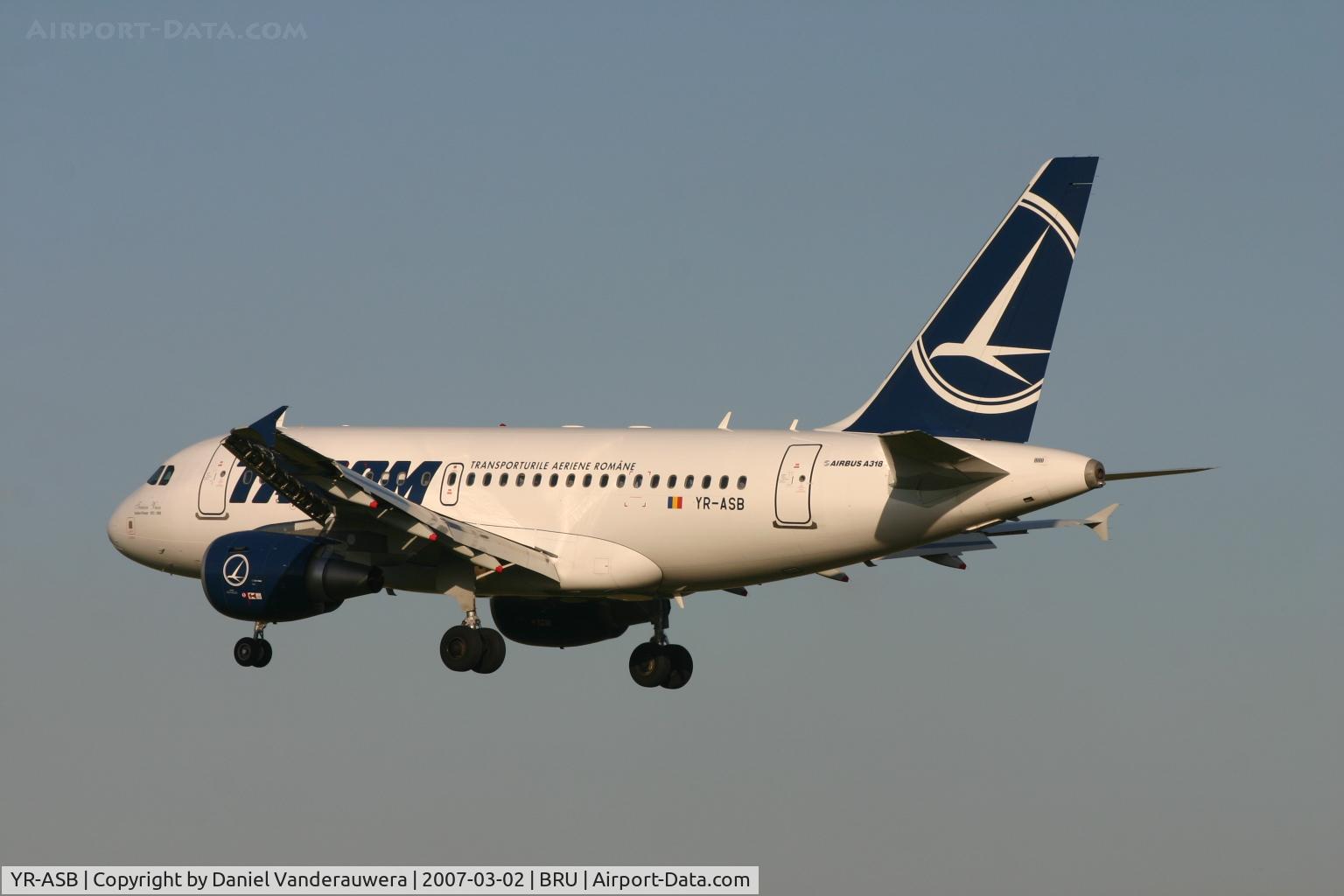 YR-ASB, 2006 Airbus A318-111 C/N 2955, shortly to land on rwy 25L