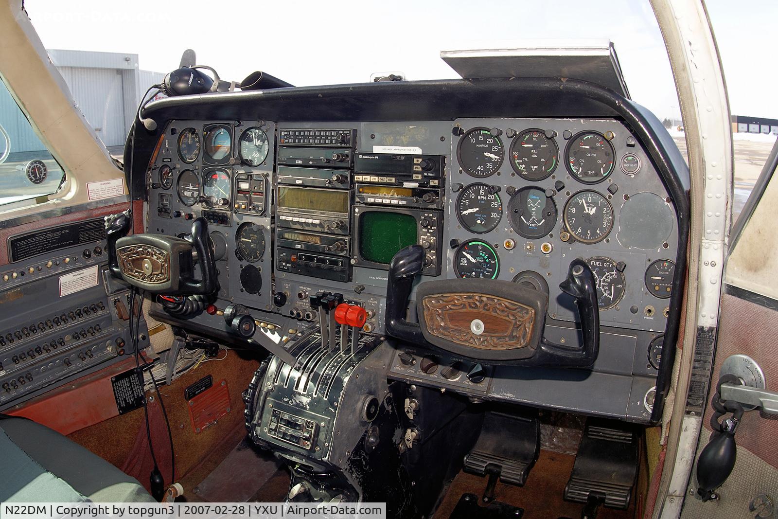 N22DM, 1974 Cessna 310R C/N 310R0069, Cockpit view
