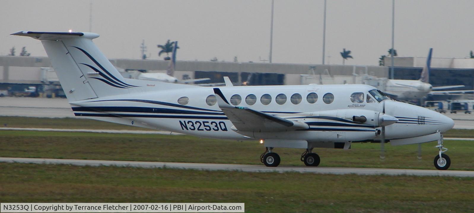 N3253Q, 2000 Raytheon Aircraft Company B300 C/N FL-293, Beech 300
