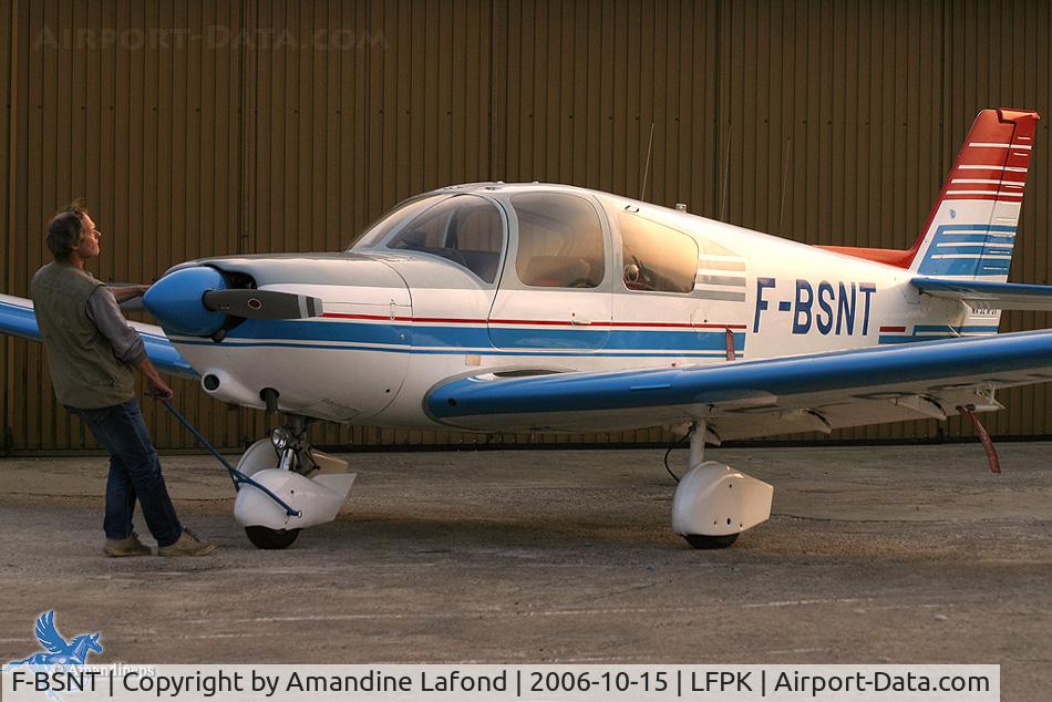 F-BSNT, Wassmer WA-52 Europa C/N 31, NT sous un dernier rayon de soleil, qui revele ses merveilleuses courbes