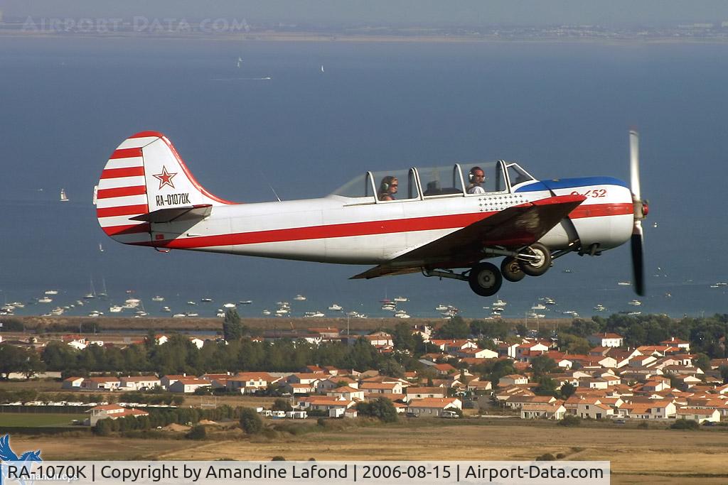 RA-1070K, 1989 Yakovlev Yak-52 C/N 1070, En vol au dessus de la vendée