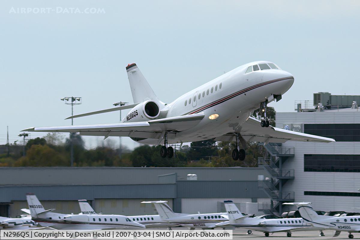 N296QS, 2002 Dassault Falcon 2000 C/N 196, NetJets Aviation N296QS (2002 Dassault Falcon 2000) climbing out from RWY 3 enroute to San Francisco Int'l (KSFO).