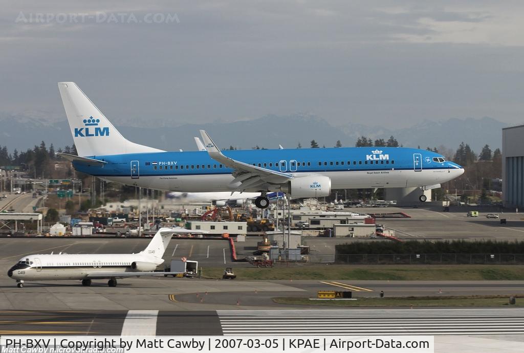 PH-BXV, 2007 Boeing 737-8K2 C/N 30370, Low approach at Paine Field