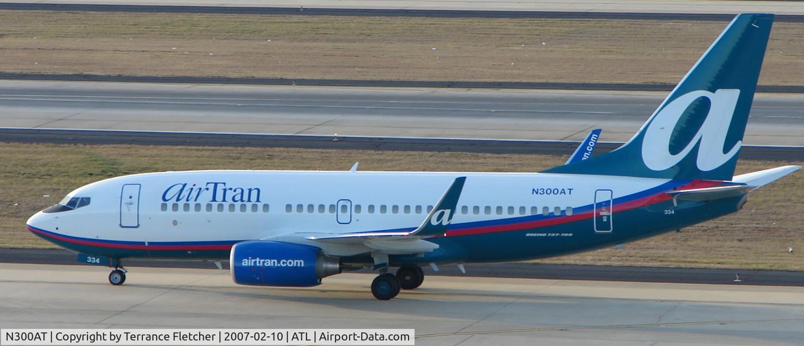 N300AT, 2006 Boeing 737-7BD C/N 33923, Boeing 737