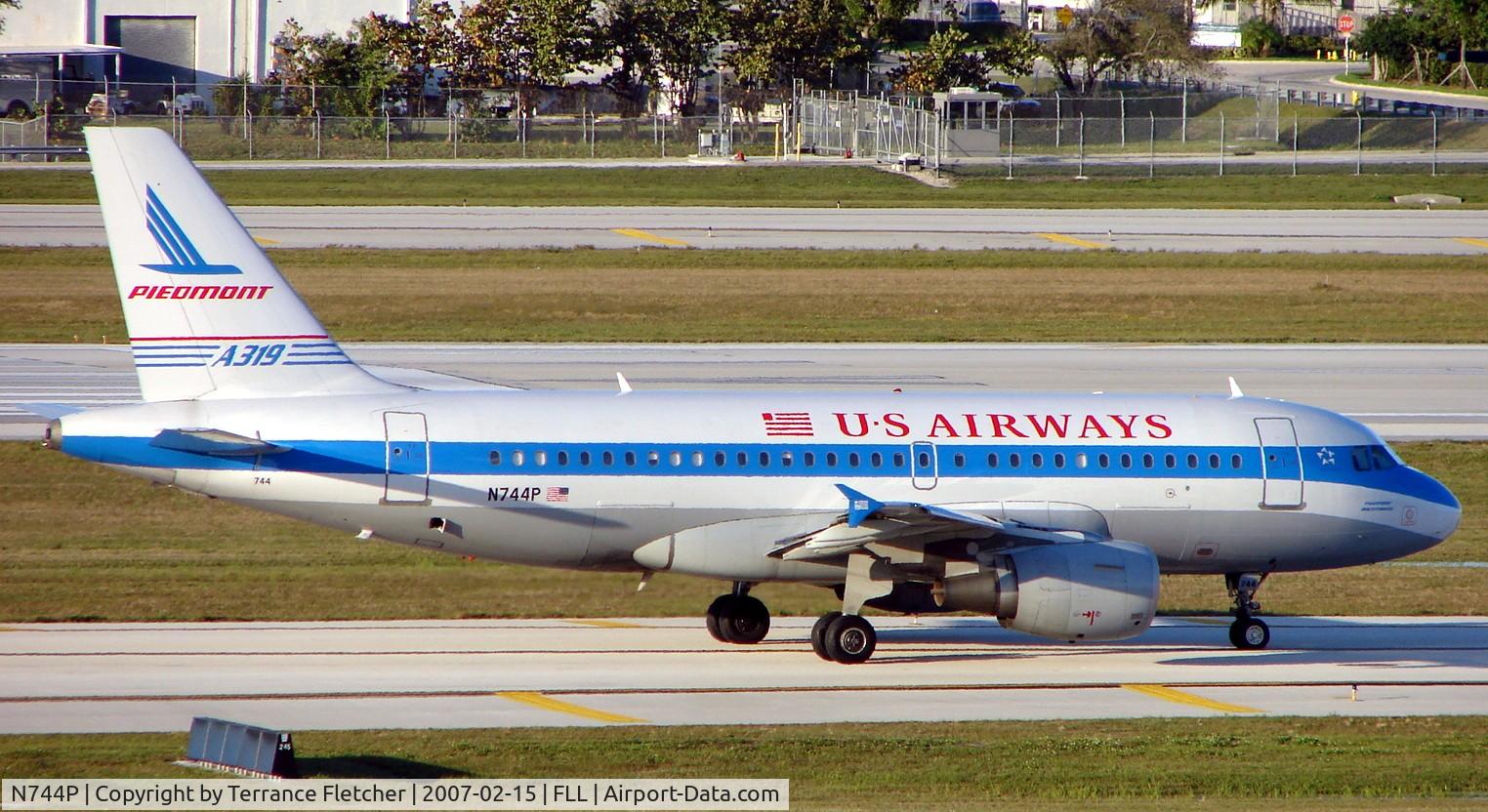 N744P, 2000 Airbus A319-112 C/N 1287, Airbus A319
