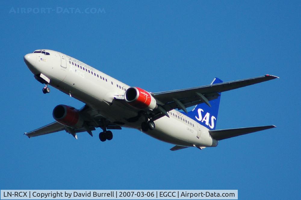 LN-RCX, 2000 Boeing 737-883 C/N 30196, SAS - Landing
