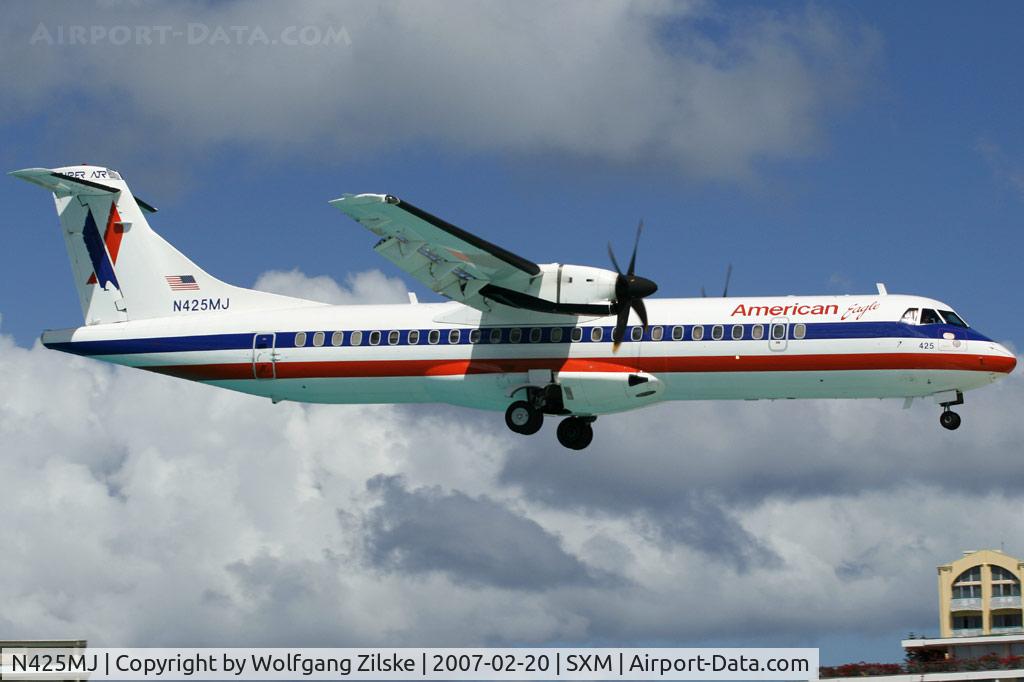 N425MJ, 1994 ATR 72-212 C/N 425, visitor