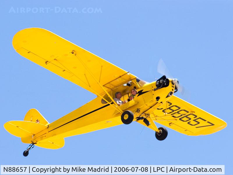 N88657, 1946 Piper J3C-65 Cub C/N 16286, Cub Fly In Lompoc Calif 2006