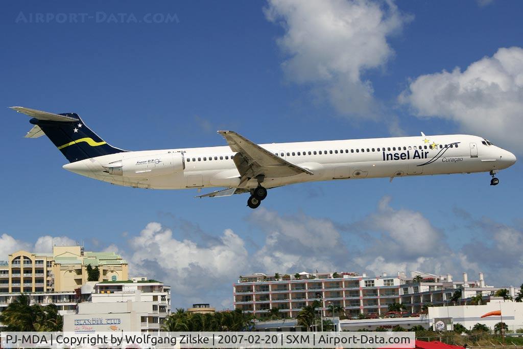 PJ-MDA, 1987 McDonnell Douglas MD-83 (DC-9-83) C/N 49449, visitor