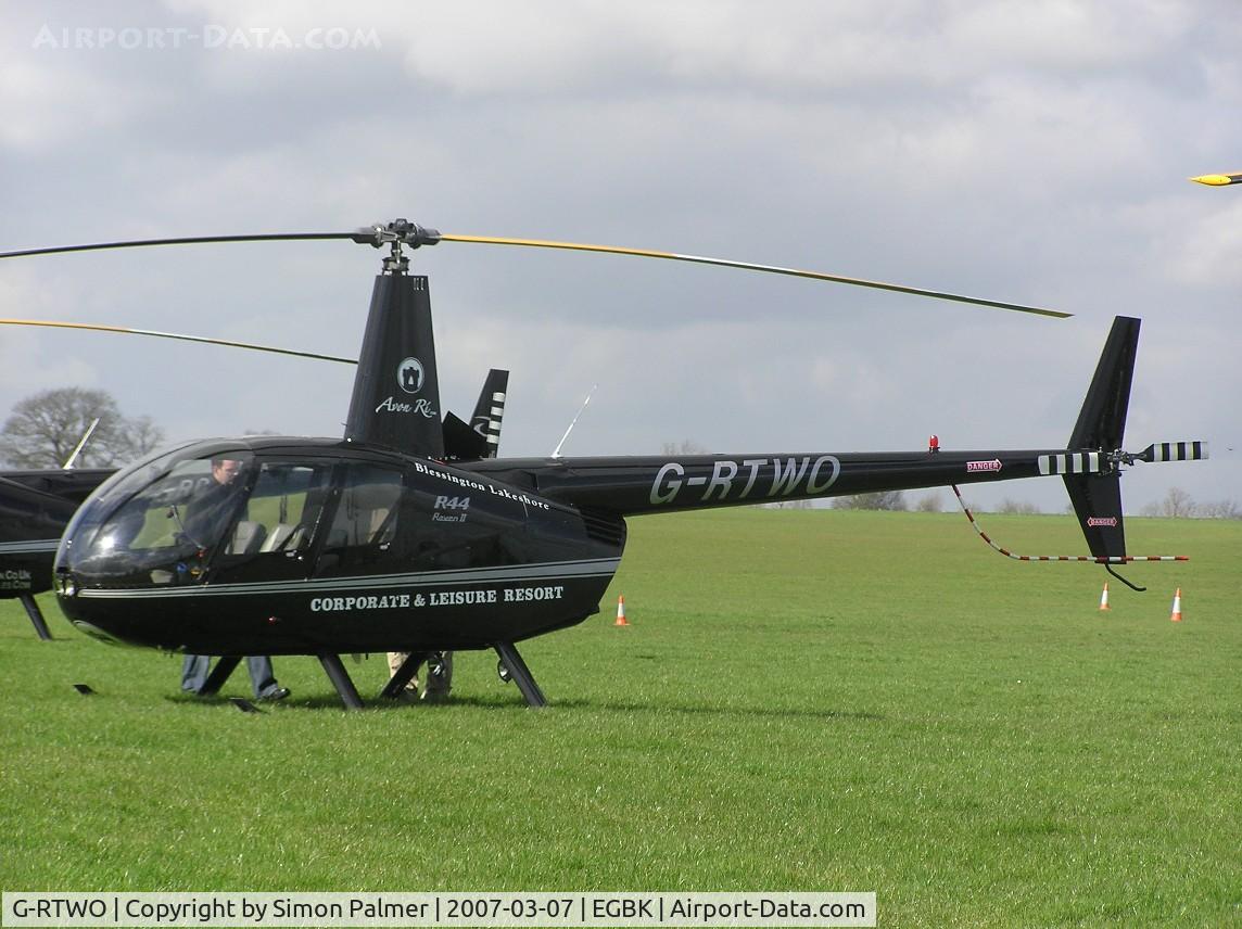 G-RTWO, 2005 Robinson R44 II C/N 10618, Robinson R44 visiting Sywell
