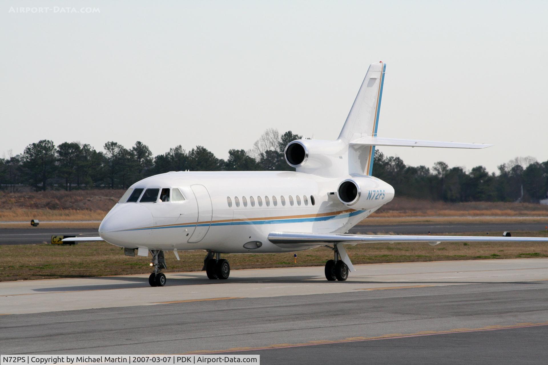 N72PS, 2007 Dassault FALCON 2000EX C/N 116, Taxing to Signature Flight Services