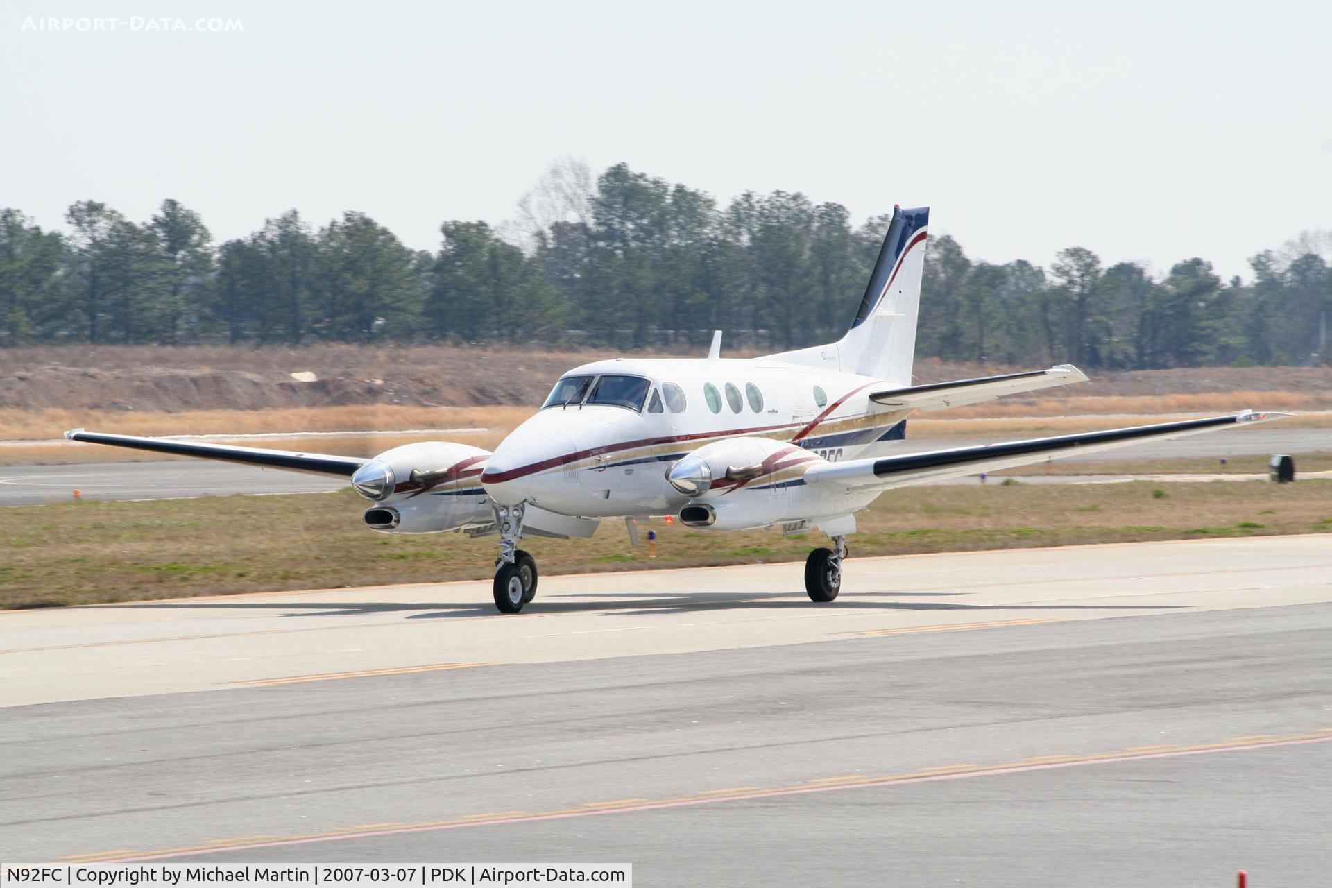 N92FC, 1990 Beech C90A King Air C/N LJ-1235, Taxing to Epps Air Service