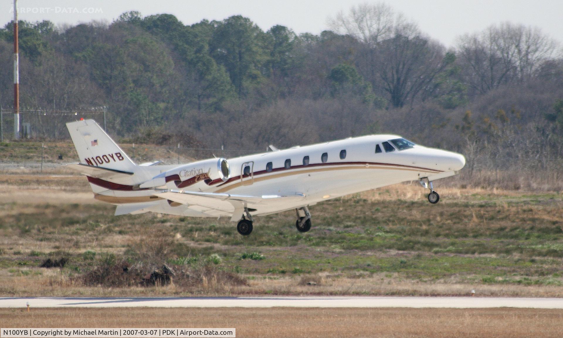 N100YB, Cessna 560XL Citation Excel C/N 560-5136, Departing Runway 20L