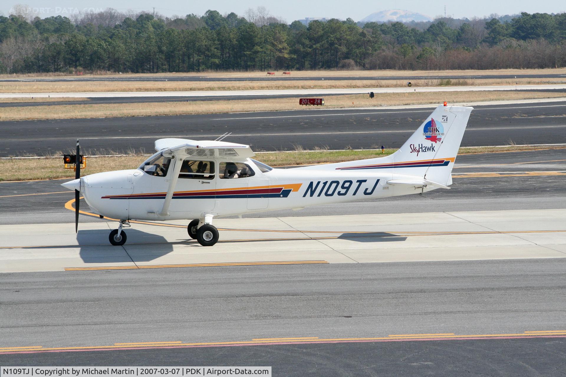 N109TJ, 2001 Cessna 172R C/N 17280985, Student Pilot