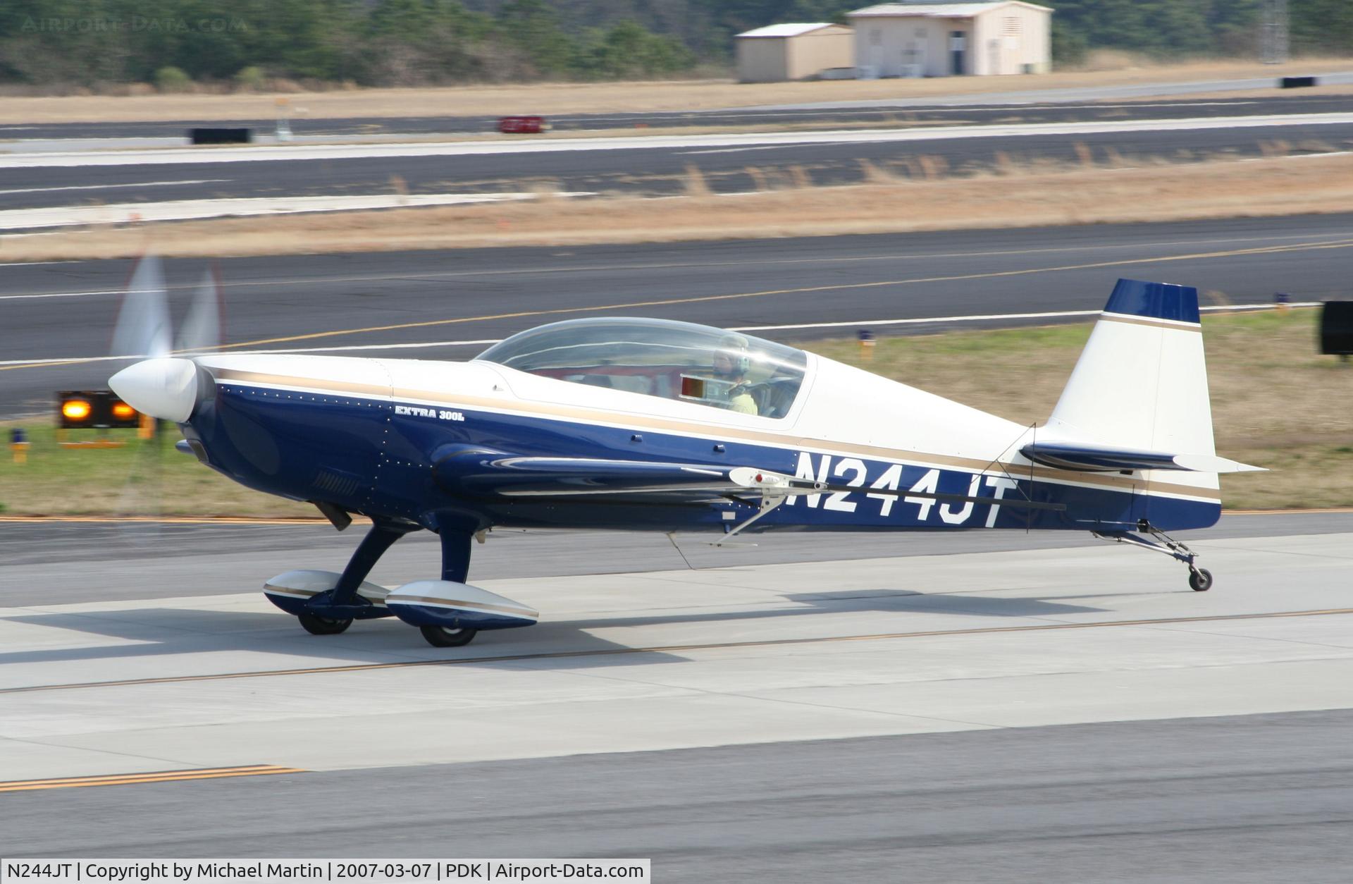 N244JT, Extra EA-300/L C/N 068, Taxing back from flight