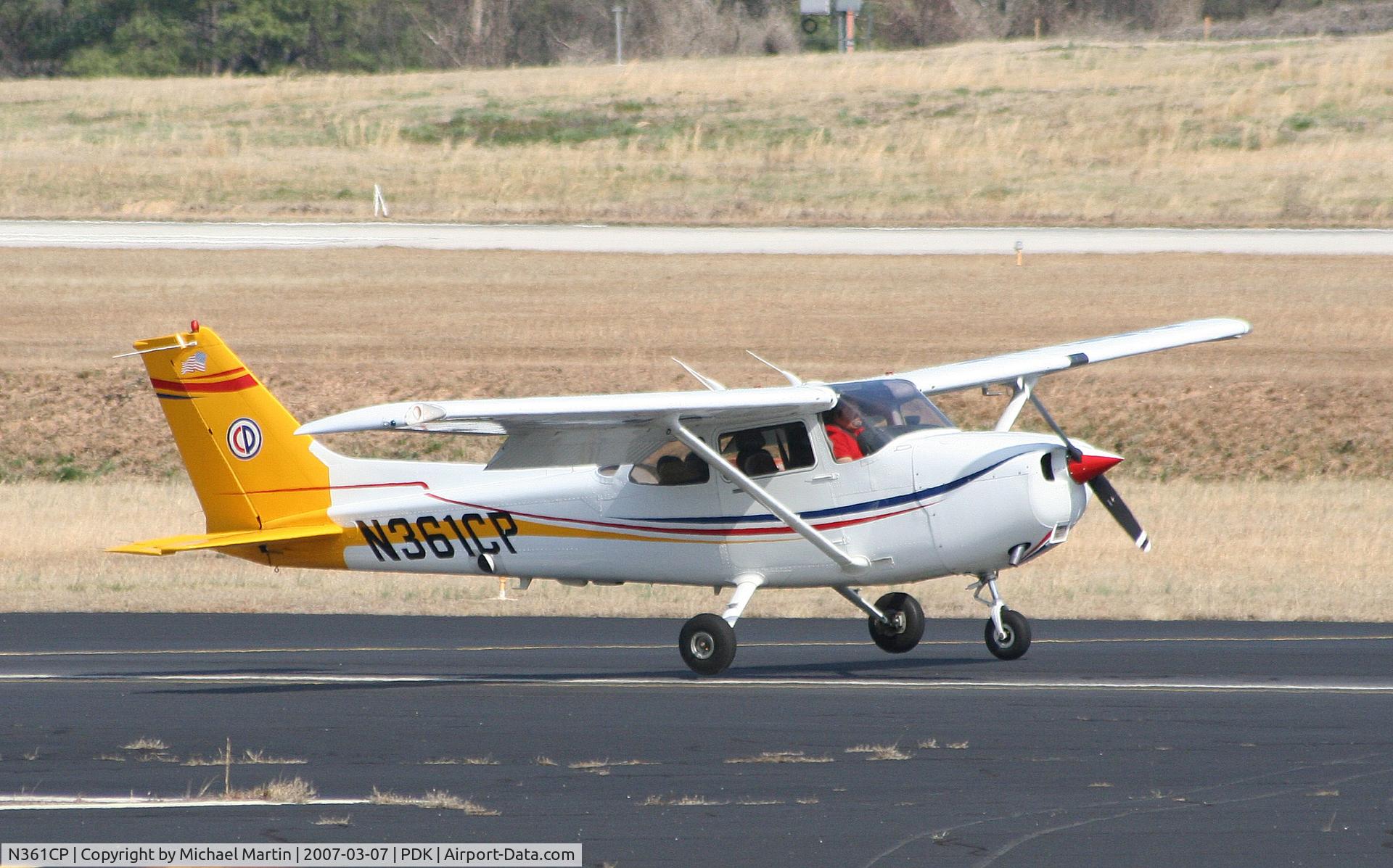 N361CP, 2001 Cessna 172S C/N 172S8840, Departing Runway 20R