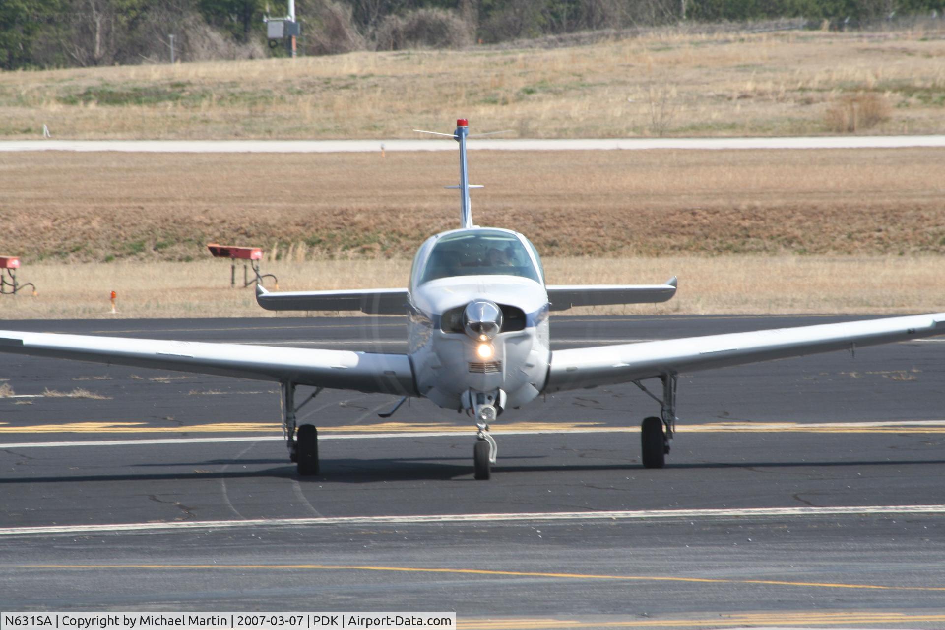 N631SA, 1999 Raytheon Aircraft Company A36 Bonanza C/N E-3231, Head On View