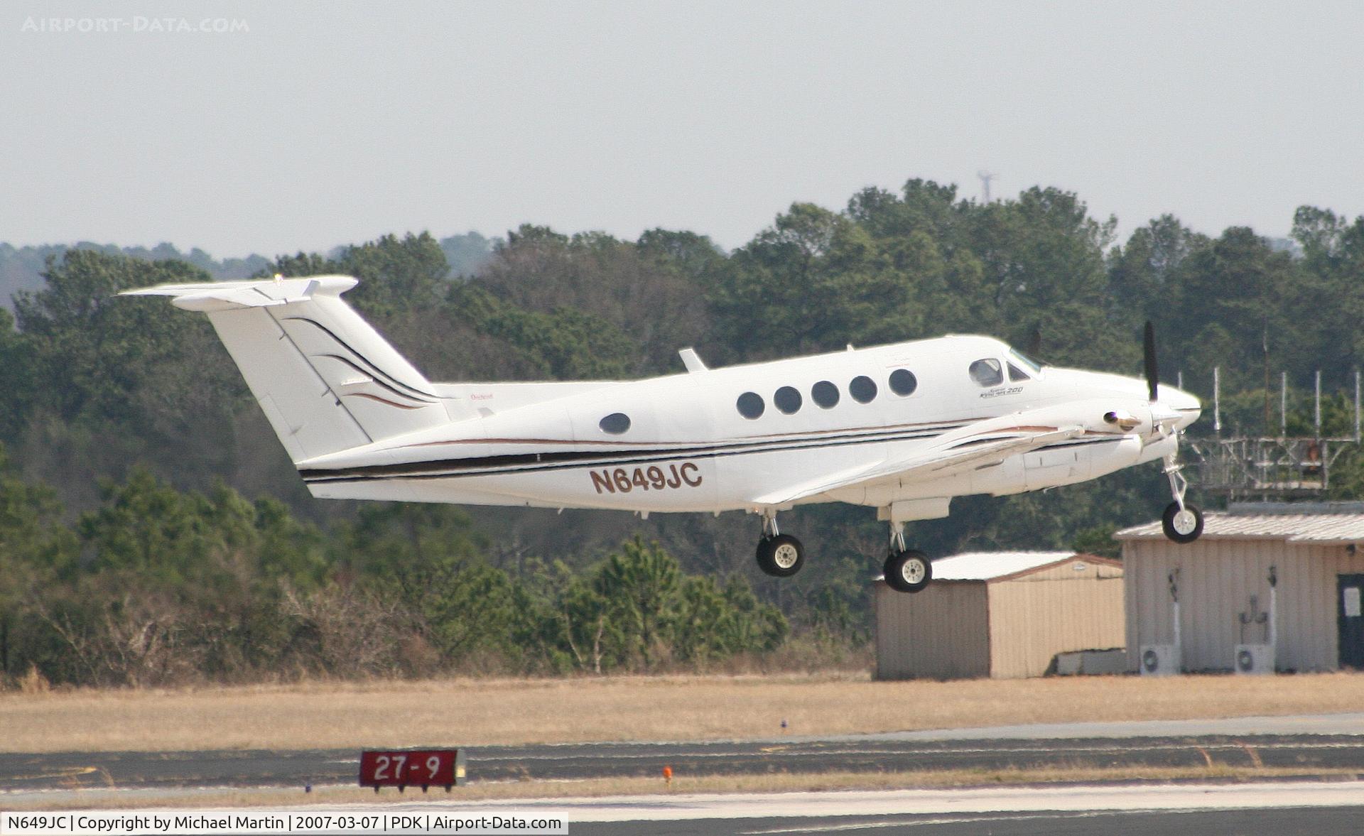 N649JC, 1980 Beech 200 C/N BB-649, Departing PDK enroute to GYI