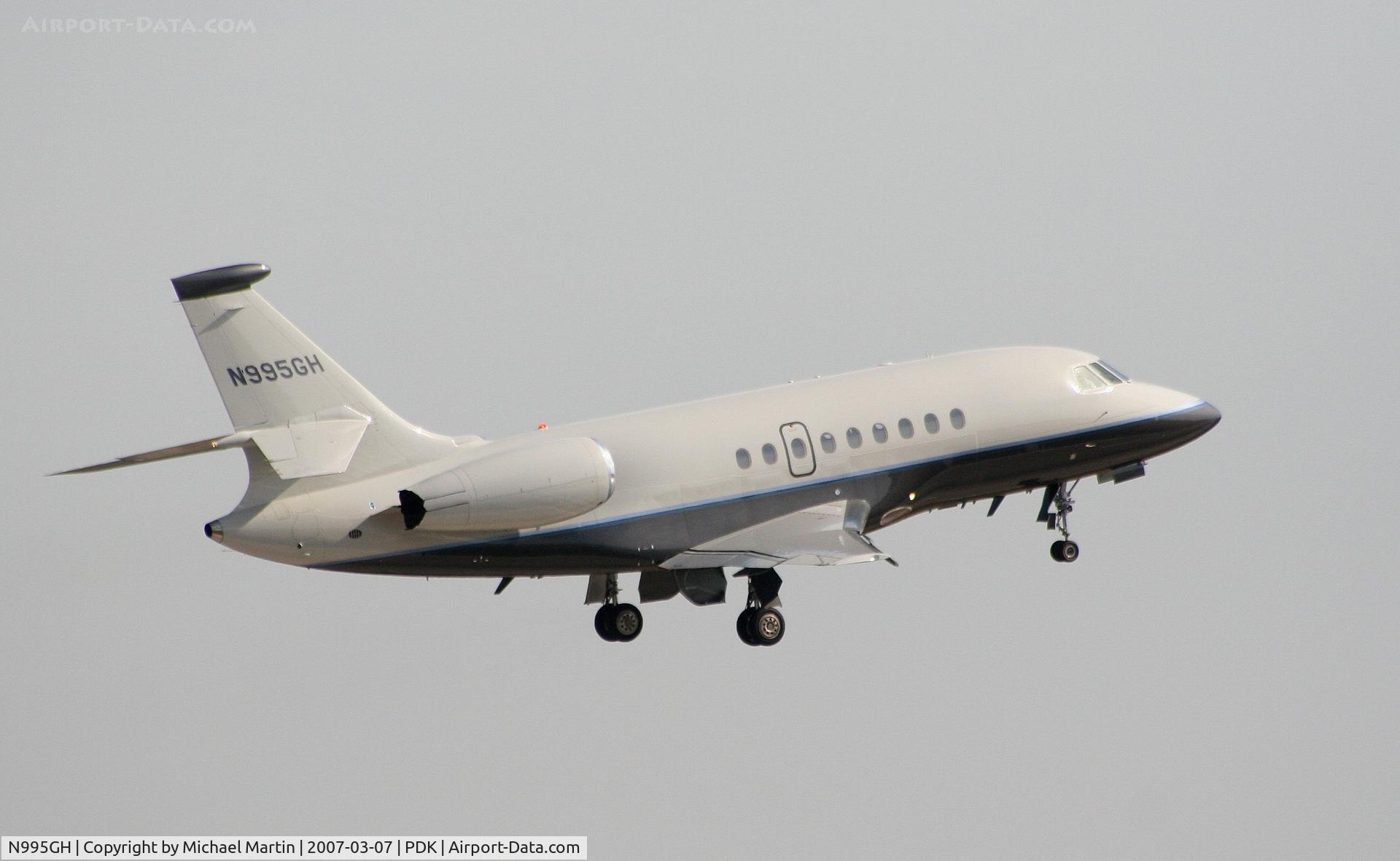 N995GH, 2005 Dassault Falcon 2000EX C/N 72, Departing PDK enroute to PWK