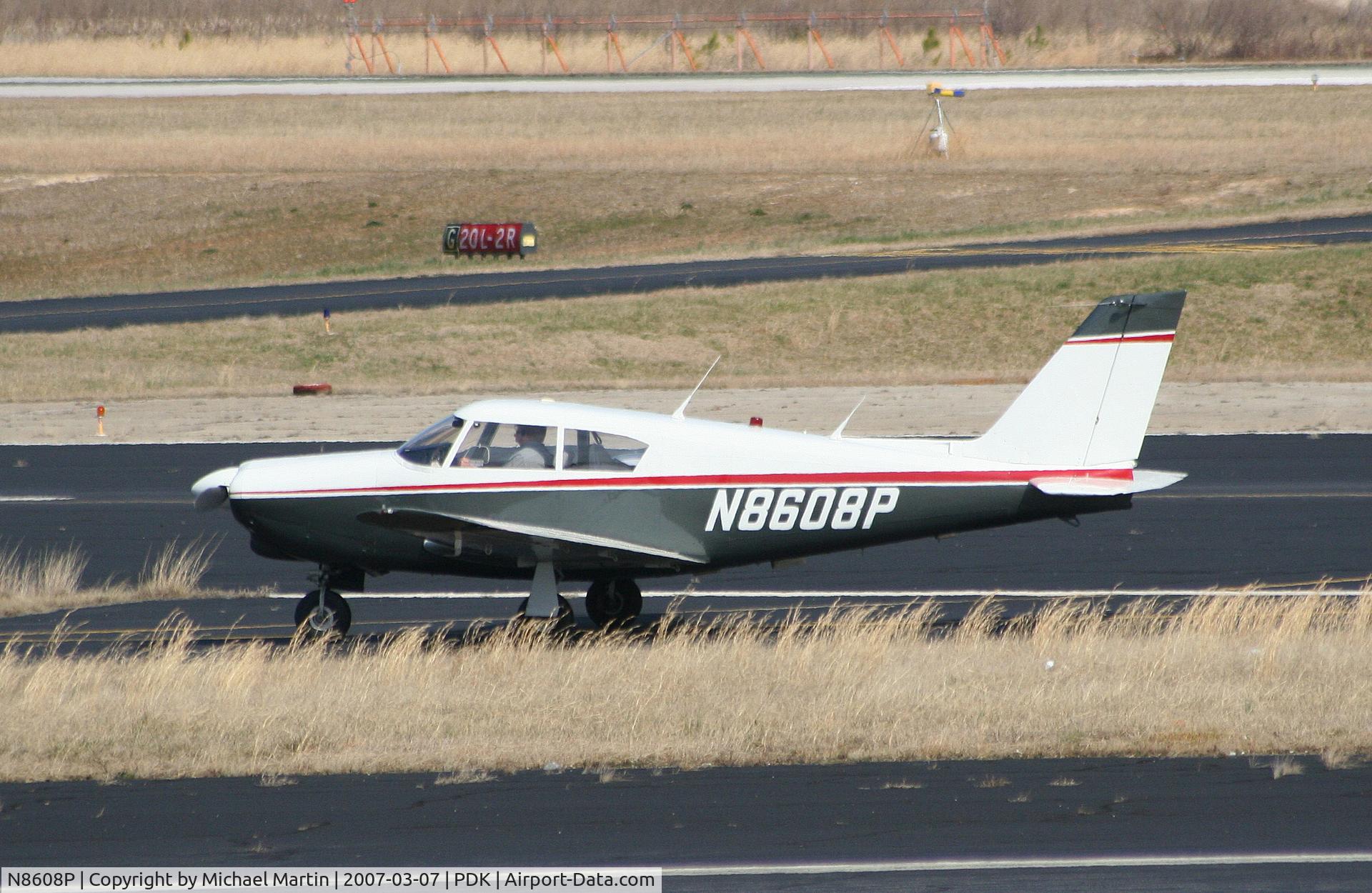 N8608P, 1964 Piper PA-24-260 Comanche C/N 24-4062, Taxing to Epps Air Service