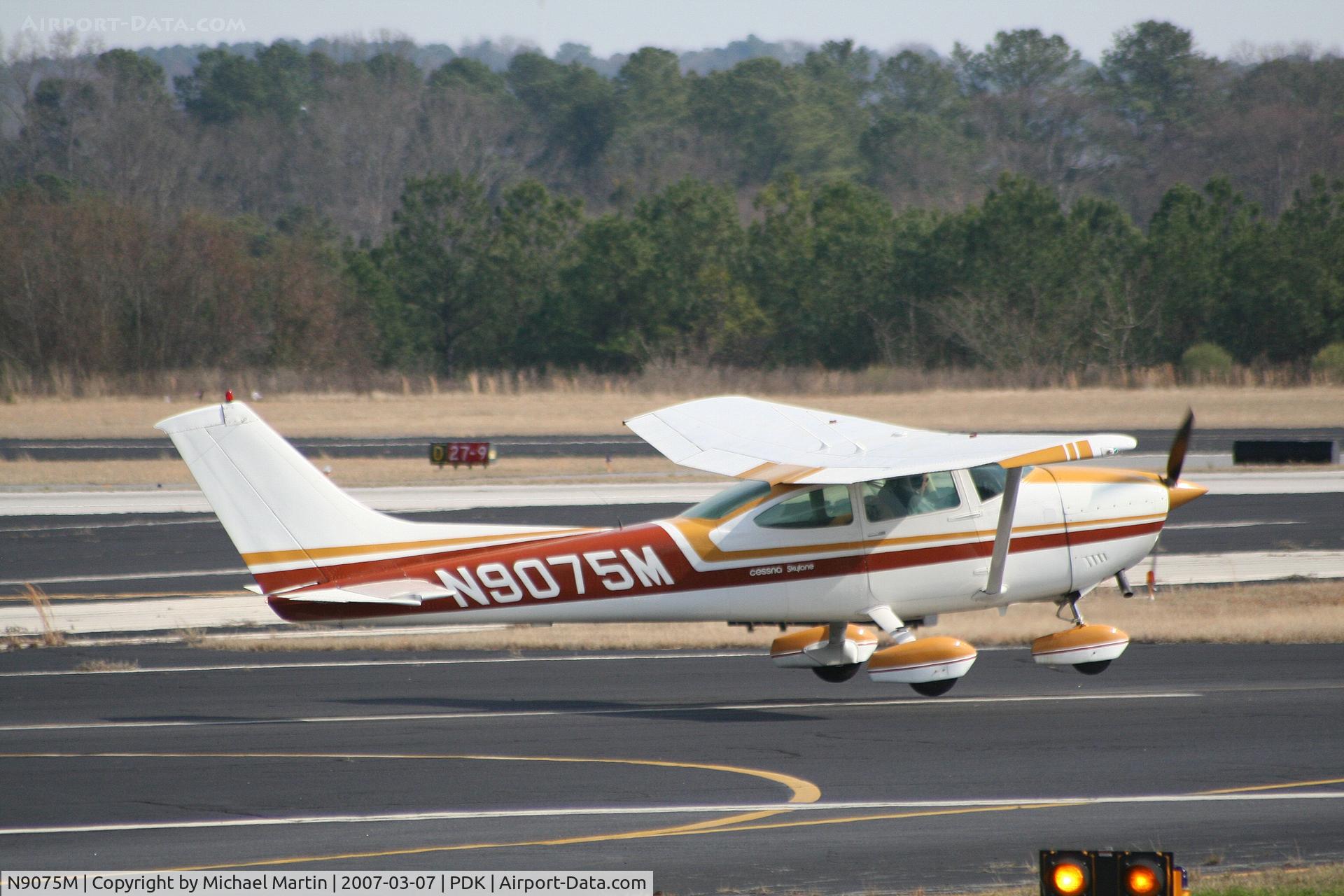 N9075M, 1976 Cessna 182P Skylane C/N 18264668, Departing Runway 20R