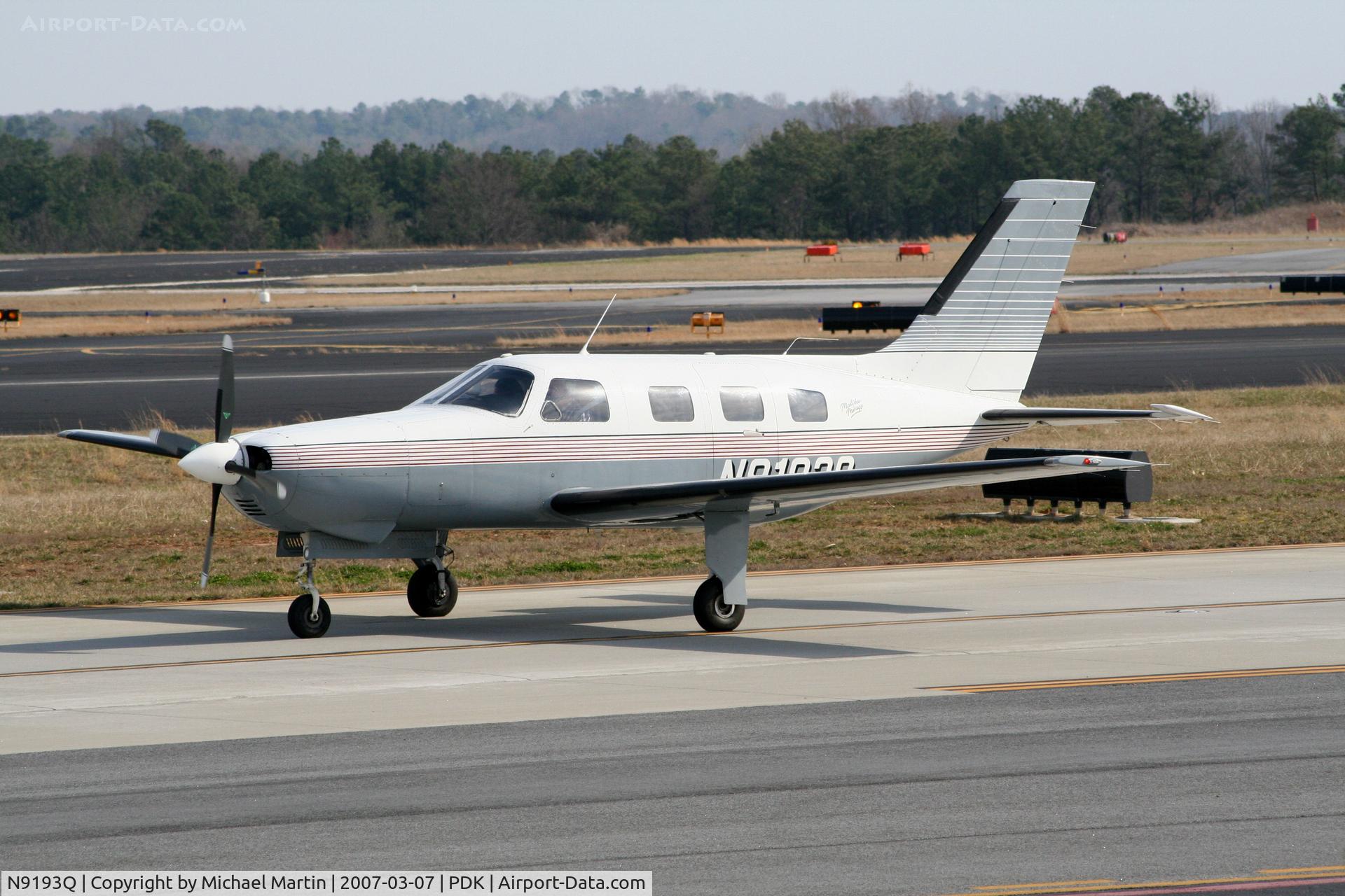N9193Q, 1990 Piper PA-46-350P Malibu Mirage C/N 4622097, Taxing to Epps Air Service