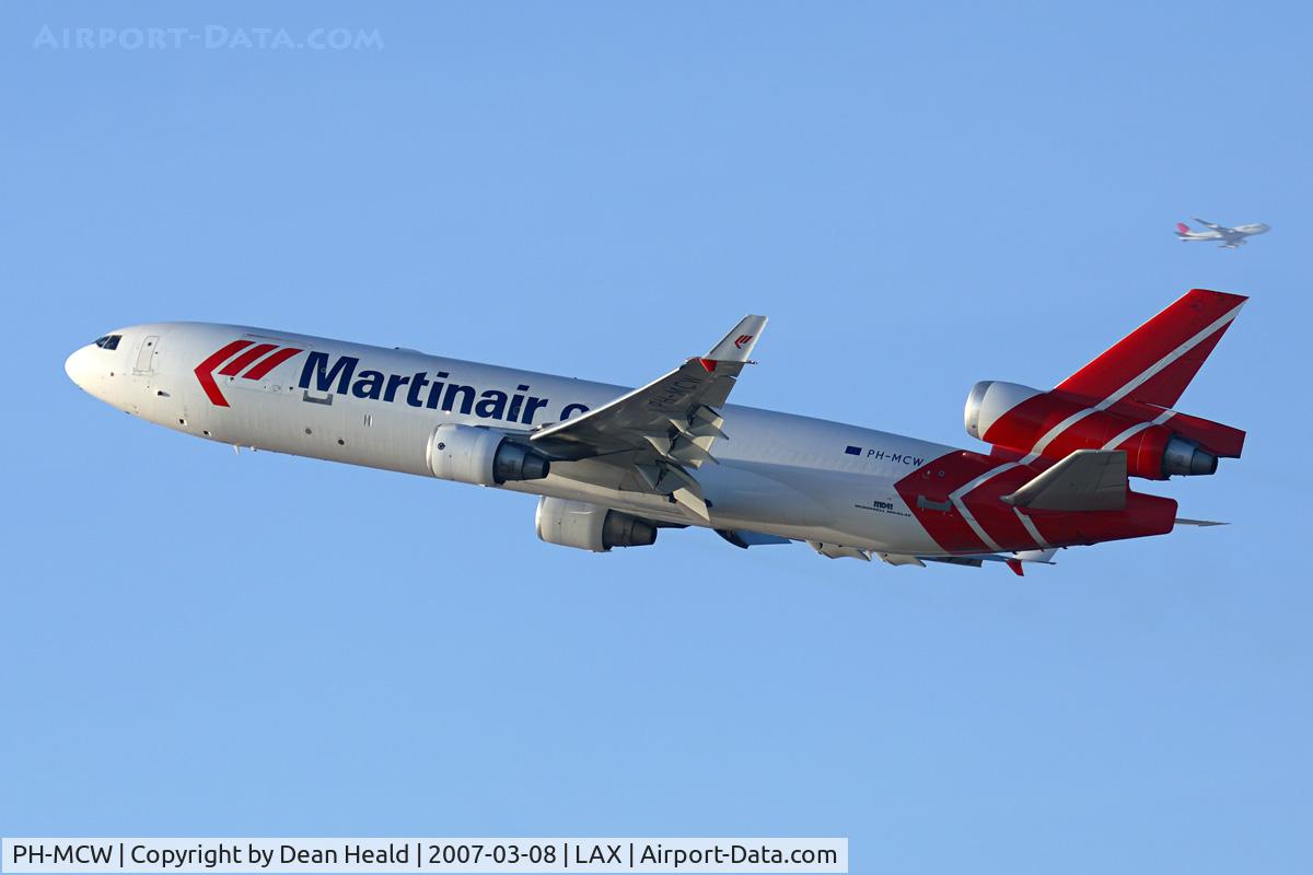 PH-MCW, 1998 McDonnell Douglas MD-11F C/N 48788, Martinair Holland PH-MCW (FLT MPH70) climbing out from RWY 25R enroute to Seattle Tacoma Int'l (KSEA).JAL Cargo JA8902 (FLT JAL6086) from SFO is on downwind.