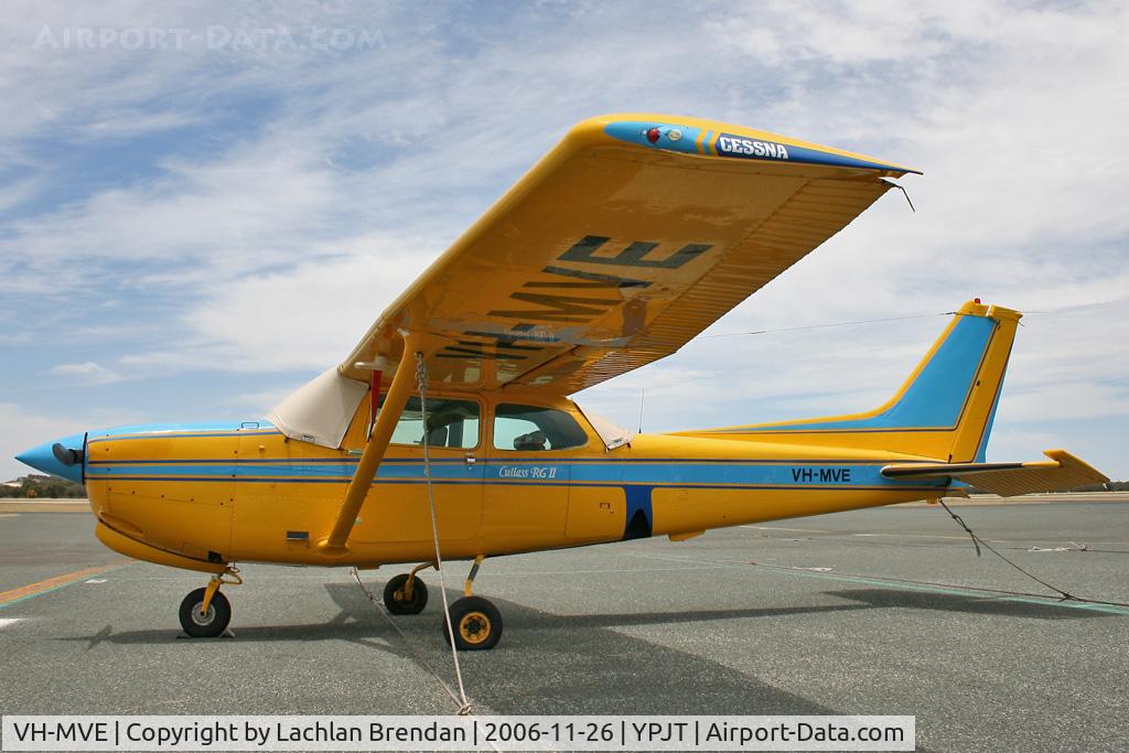VH-MVE, Cessna 172RG Cutlass RG C/N 172RG0082, Cessna 172RG