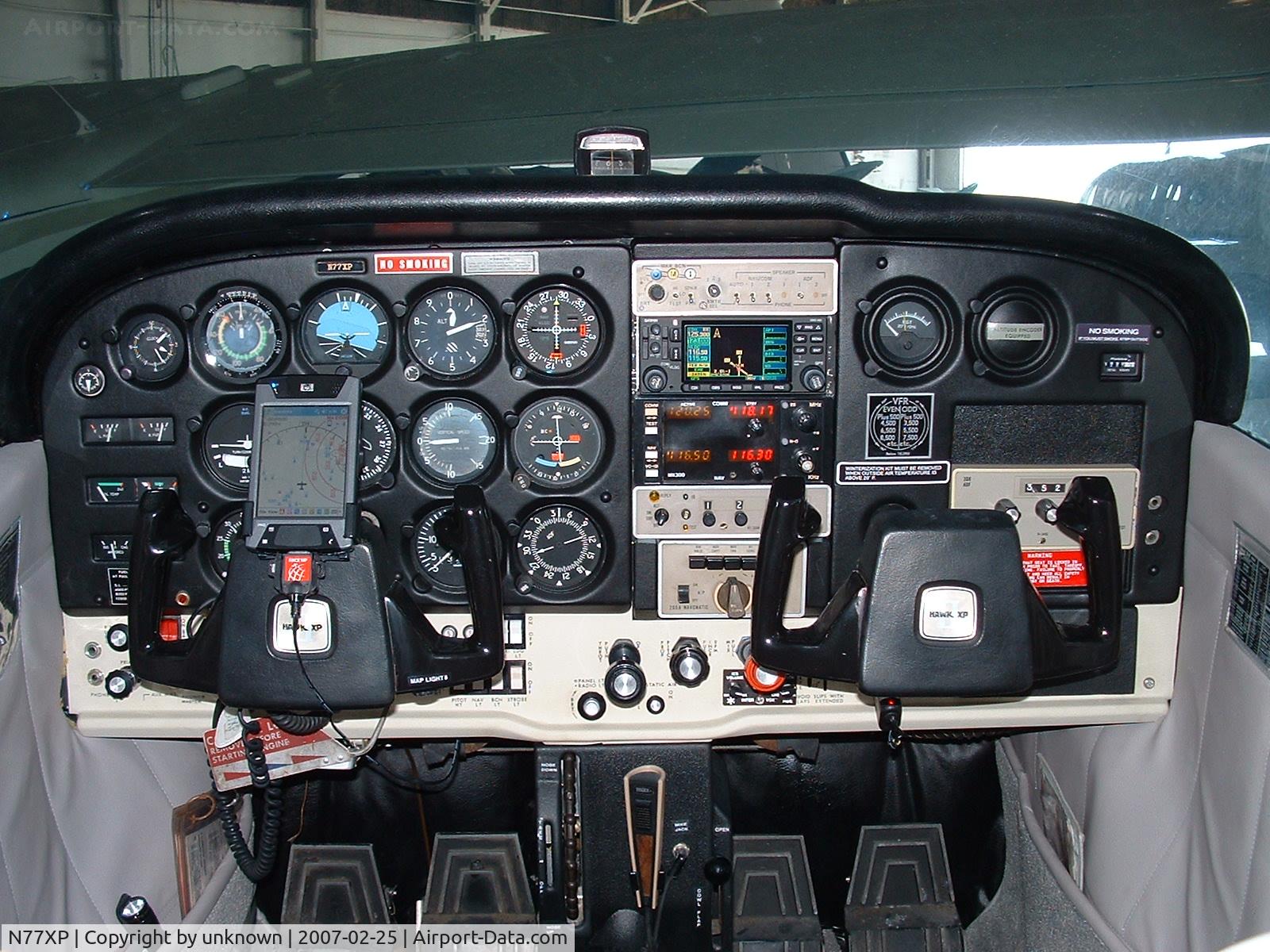 N77XP, 1976 Cessna R172K Hawk XP C/N R1722010, Cessna 172 XP - panel