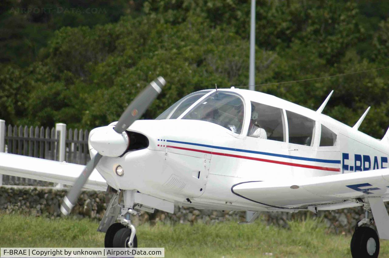 F-BRAE, Piper PA-28R-180 Cherokee Arrow C/N 28R30703, Piper PA-28R-180 Arrow