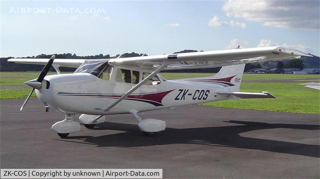 ZK-COS, 2004 Cessna 172S C/N 172S9752, 2004 CESSNA 172SP