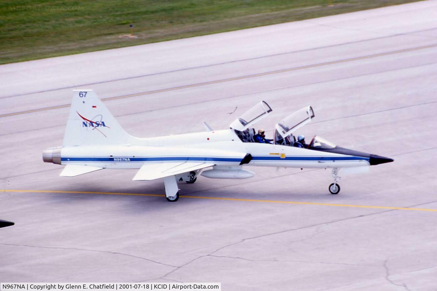 N967NA, 1969 Northrop T-38A C/N 65-10353, Taxiing by the control tower