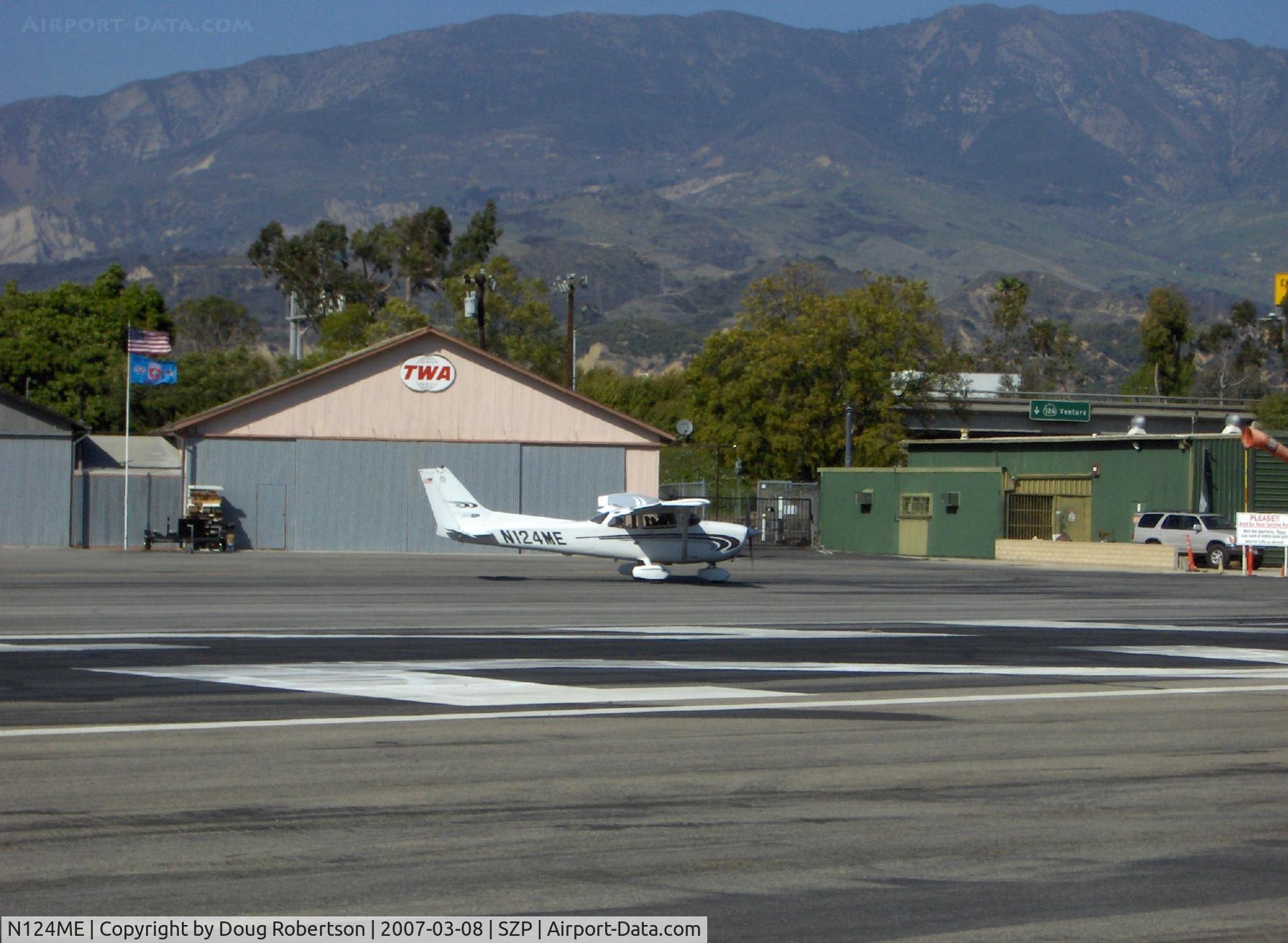 N124ME, 2000 Cessna 172S Skyhawk SP C/N 172S8372, 2000 cessna 172S SKYHAWK SP, Lycoming IO-360-L2A 180 Hp, preflight runup for rwy 22