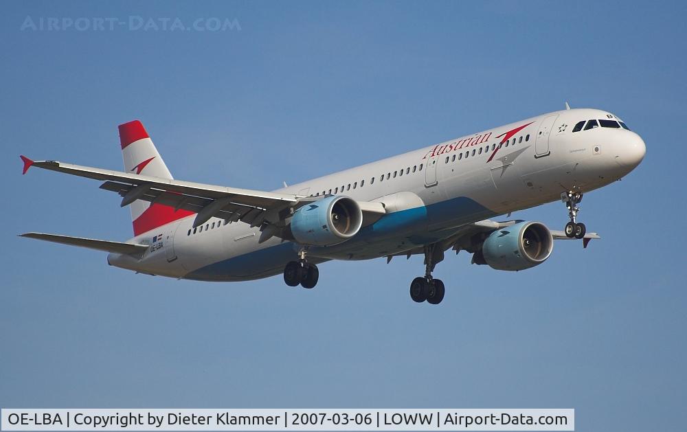 OE-LBA, 1995 Airbus A321-111 C/N 552, Finale for RWY 11