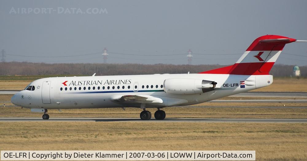 OE-LFR, 1996 Fokker 70 (F-28-0070) C/N 11572, The F28-0070 taxiing to the gat