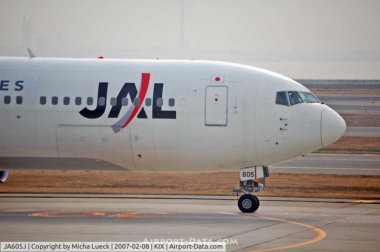 JA605J, Boeing 767-346/ER C/N 33494, Taxiing to the runway