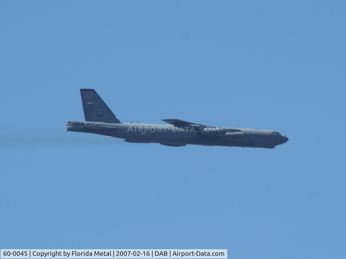 60-0045, 1960 Boeing B-52H Stratofortress C/N 464410, B-52 flying over Daytona Race