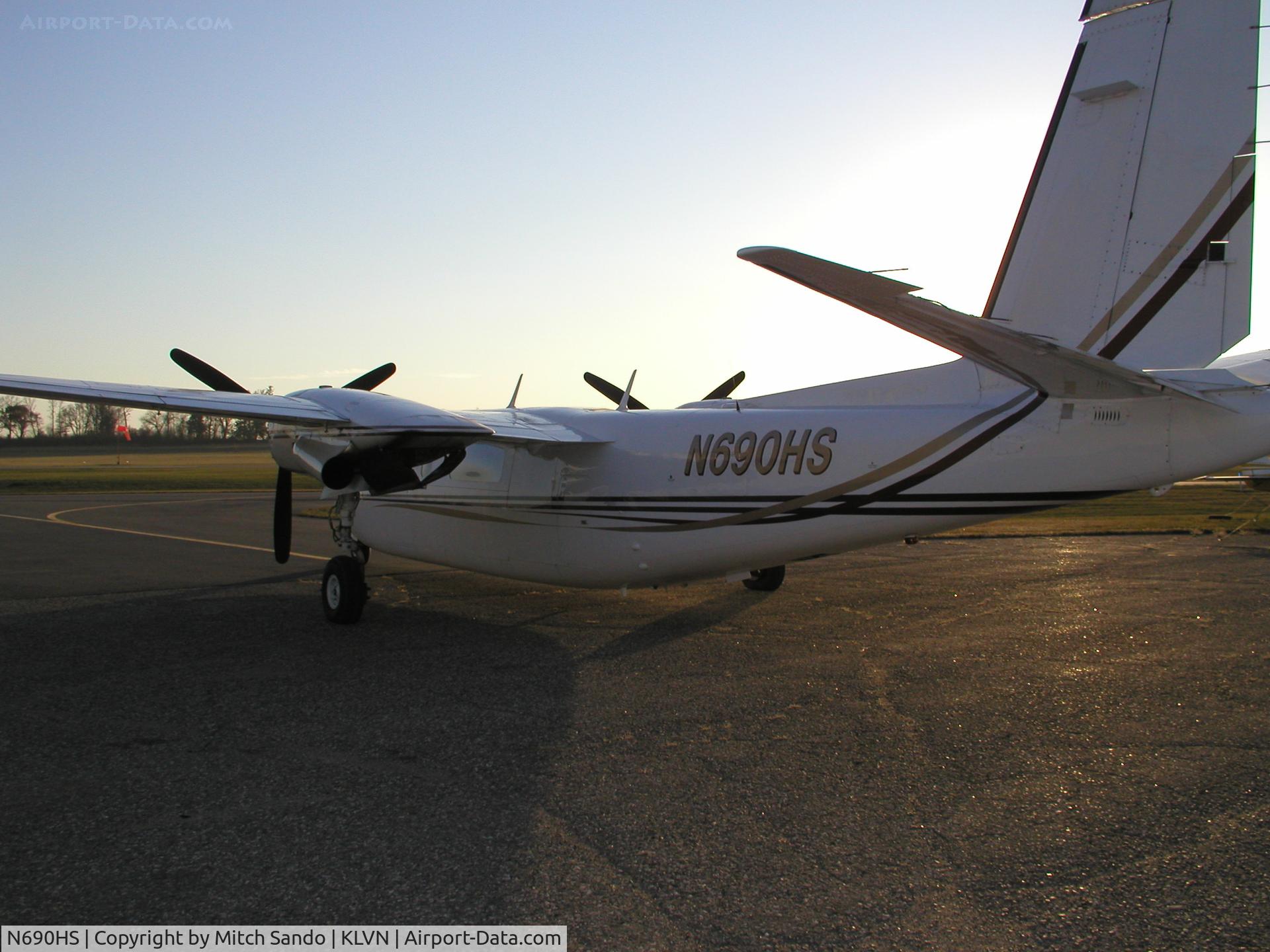 N690HS, 1978 Rockwell International 690B C/N 11431, It's nice to have some kind of jet here at Airlake!