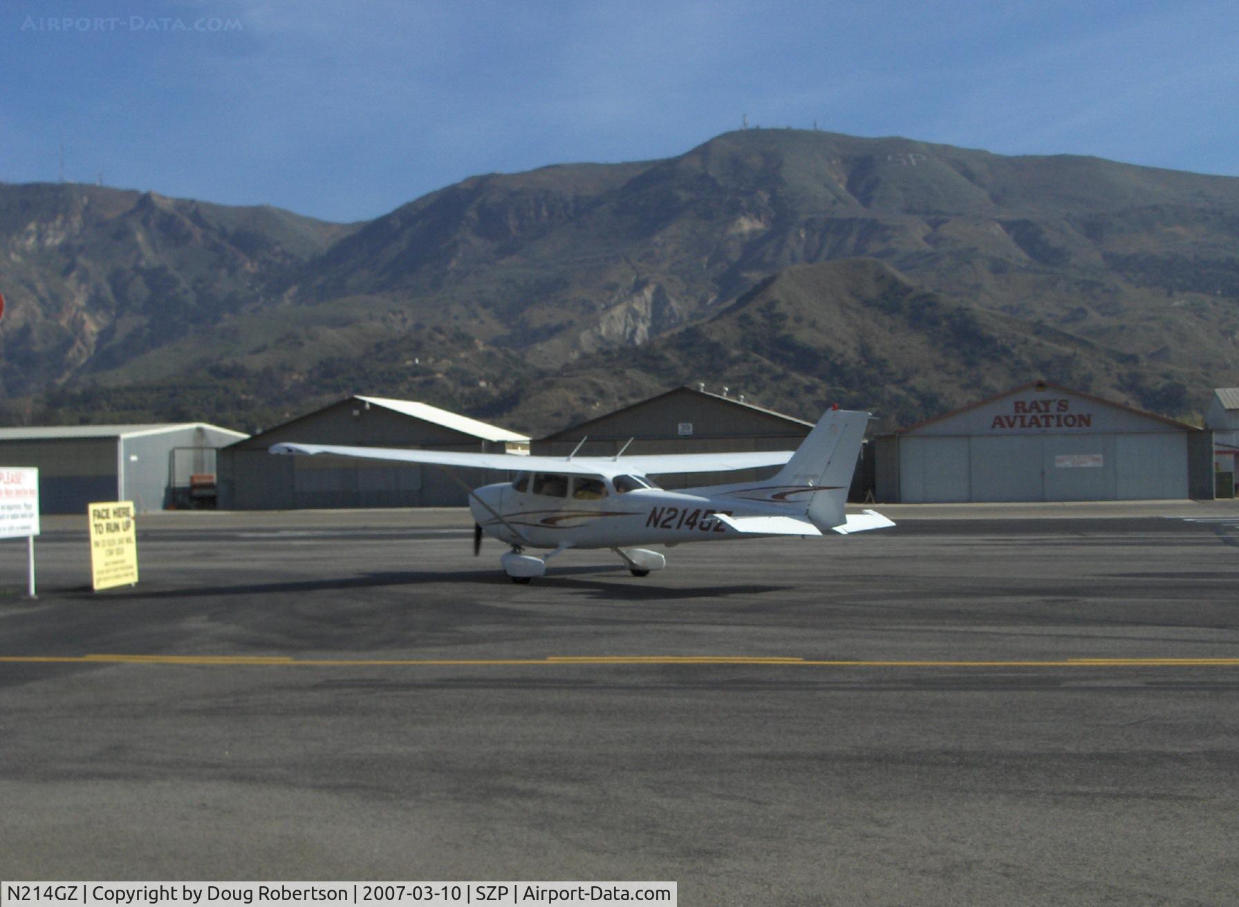 N214GZ, 2005 Cessna 172S C/N 172S9862, 2005 Cessna 172S SKYHAWK SP, Lycoming IO-360-L2A 180 Hp, holding short Rwy 22