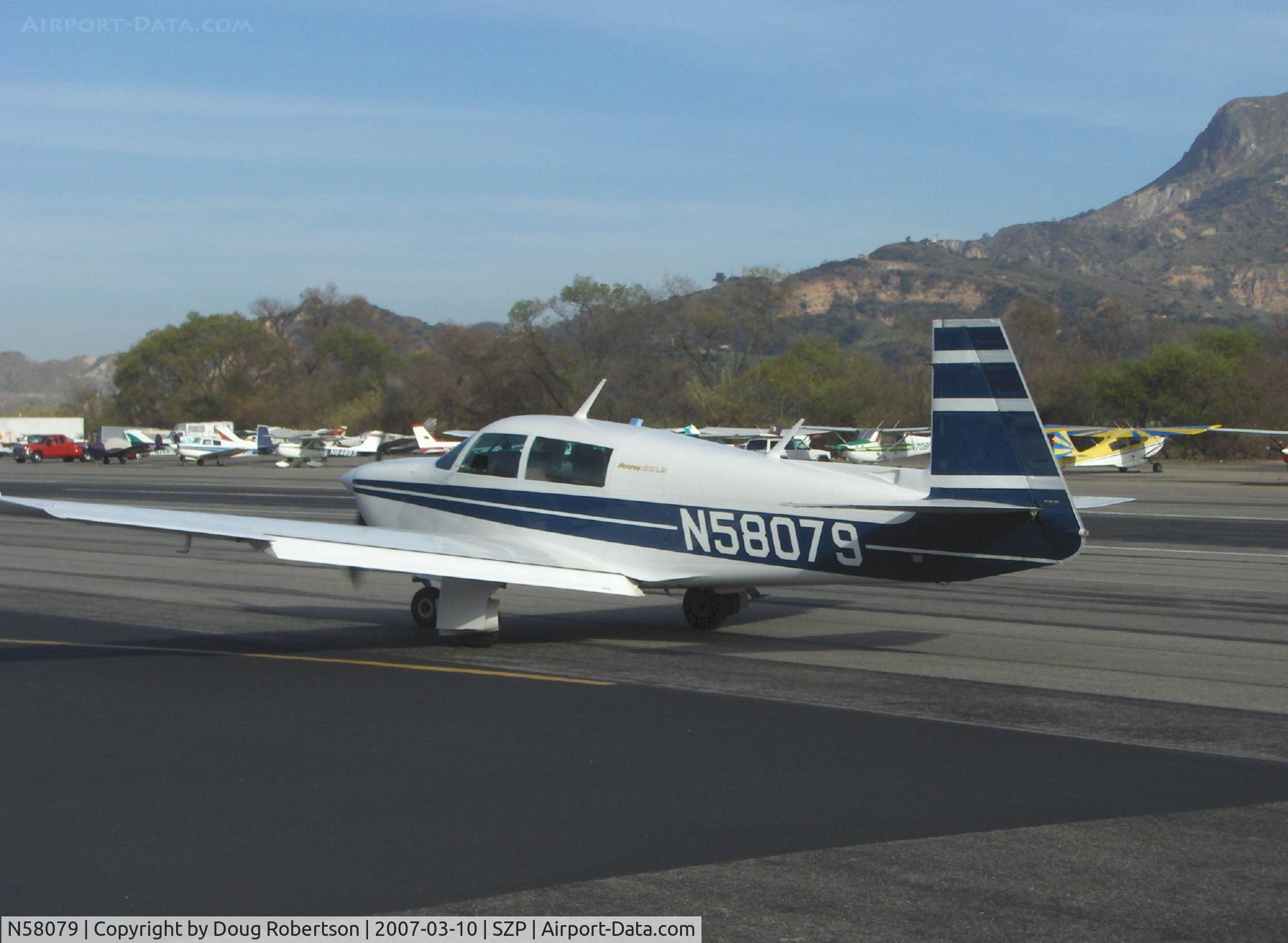 N58079, Mooney M20J 201 C/N 24-1638, 1987 Mooney M20J 201LM, Lycoming IO-360 200 Hp, taxi to refuel after landing rwy 22