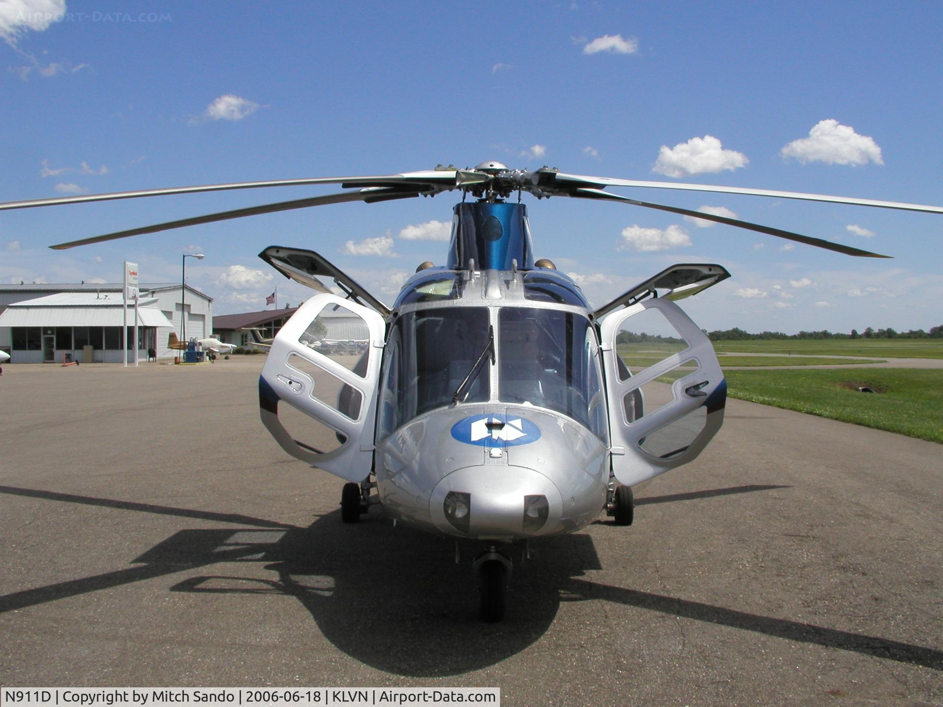 N911D, Agusta A-109C Max C/N 7637, I talked to one of North's pilots and he said this is 1 of 8 made of the C MAX versions.
